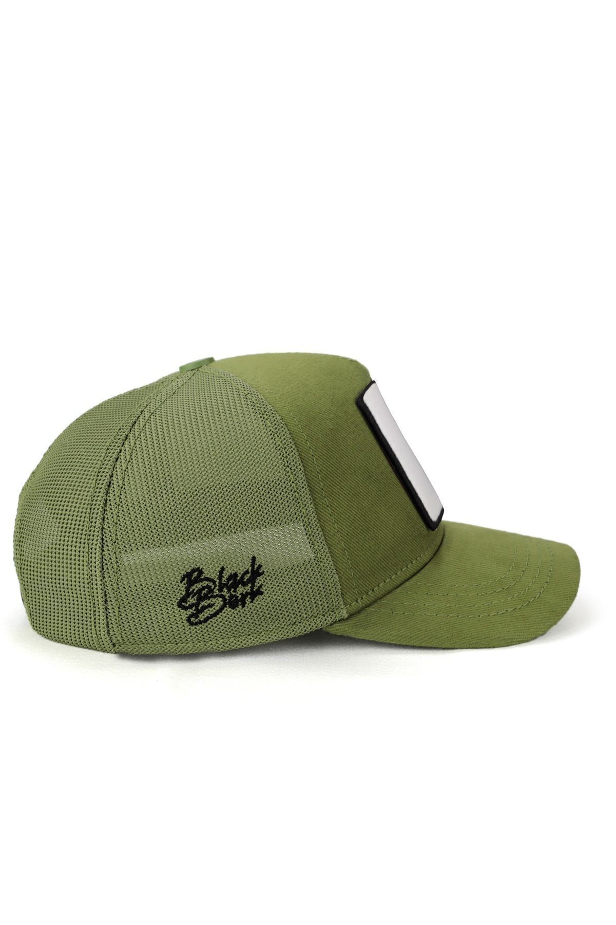 Gorra trucker infantil verde con logo de camaleón