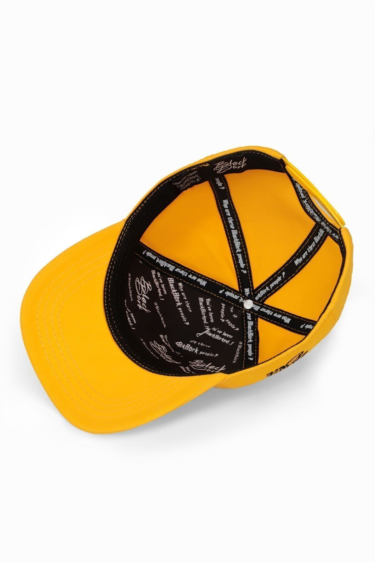 Yellow children's cap with bear logo
