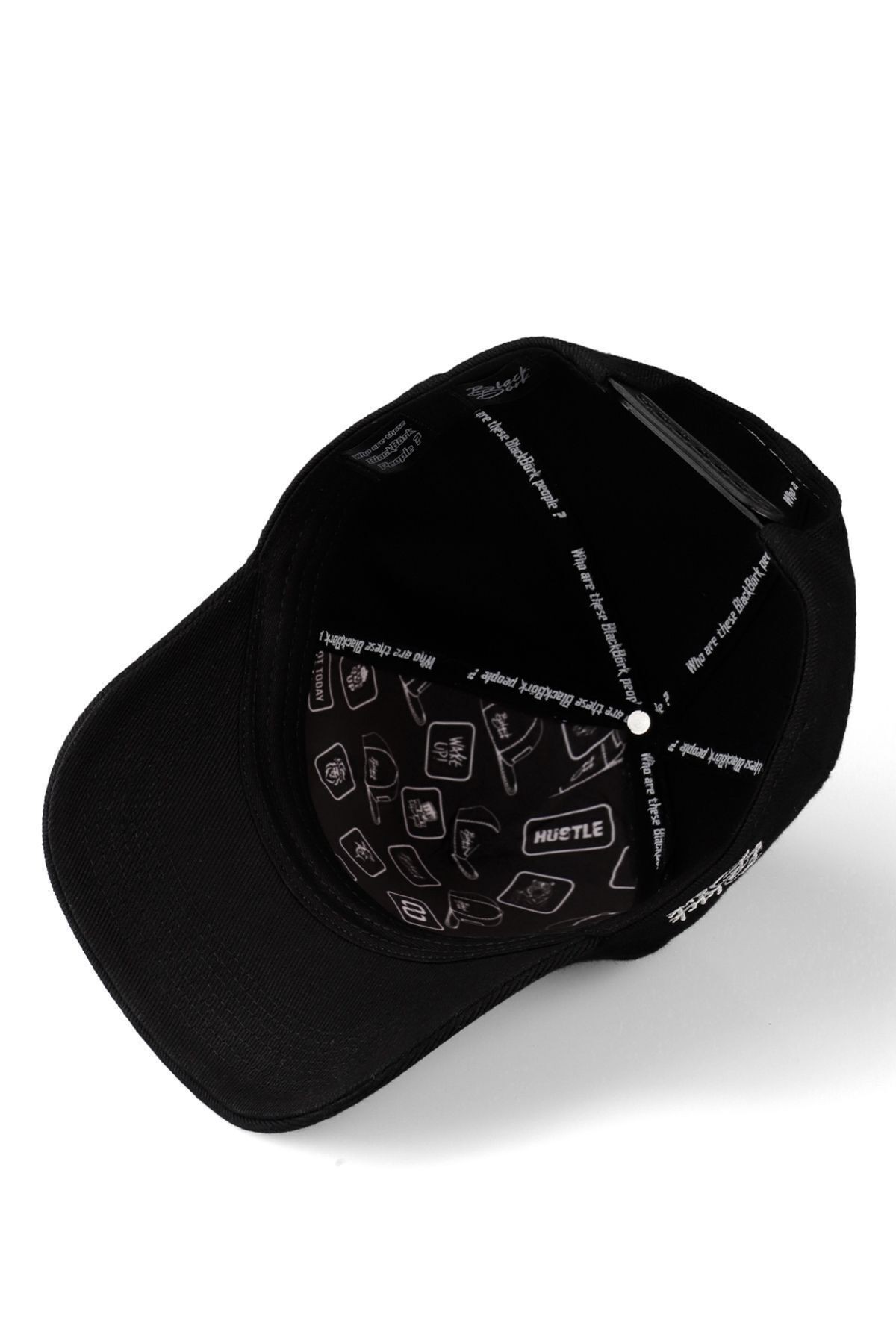Black baseball cap with Bullshit logo