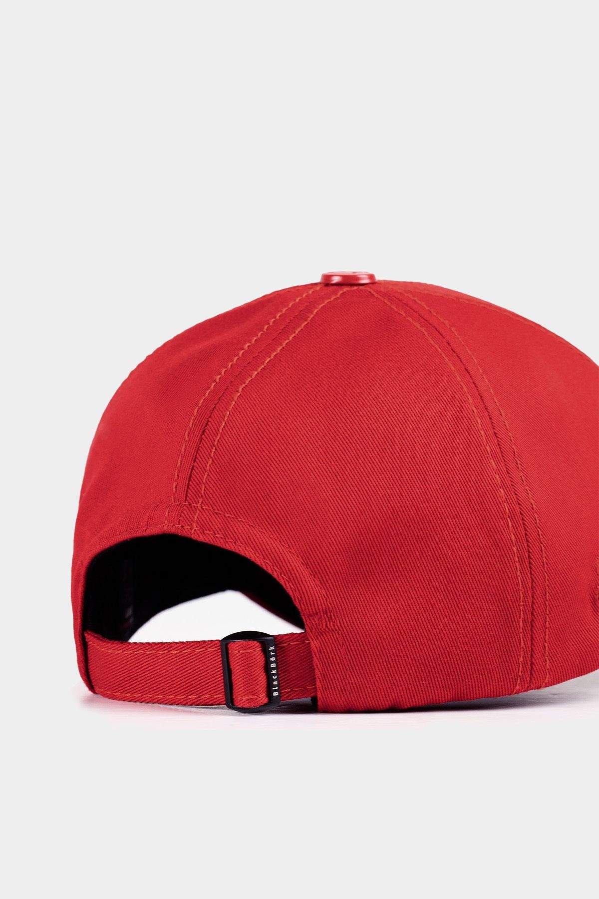 Gorra de béisbol negro-rojo Six con logo de Cinema
