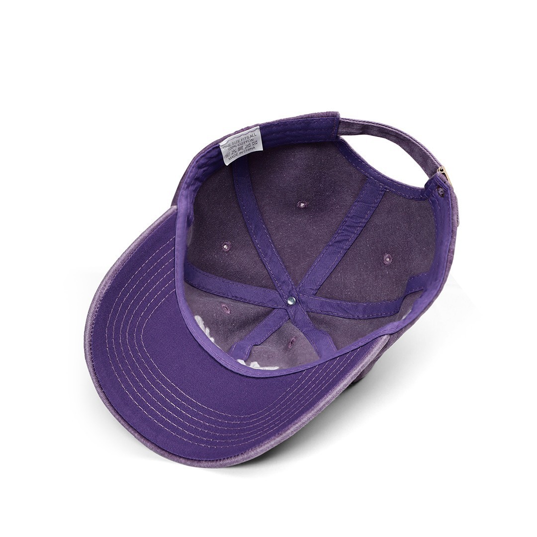Gorra morada vintage