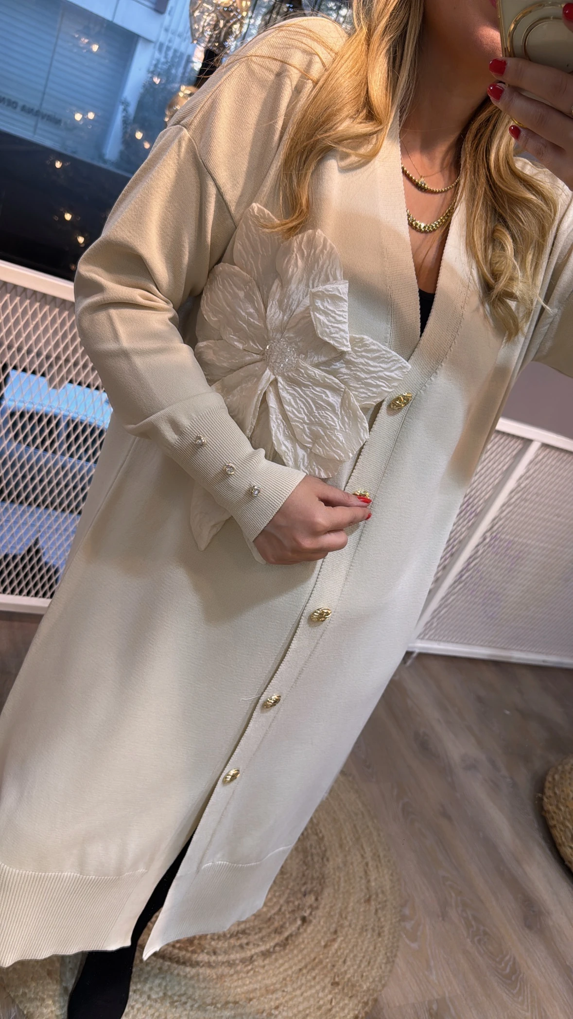 Büyük Çiçek detay krem çelik örme hırka 1288