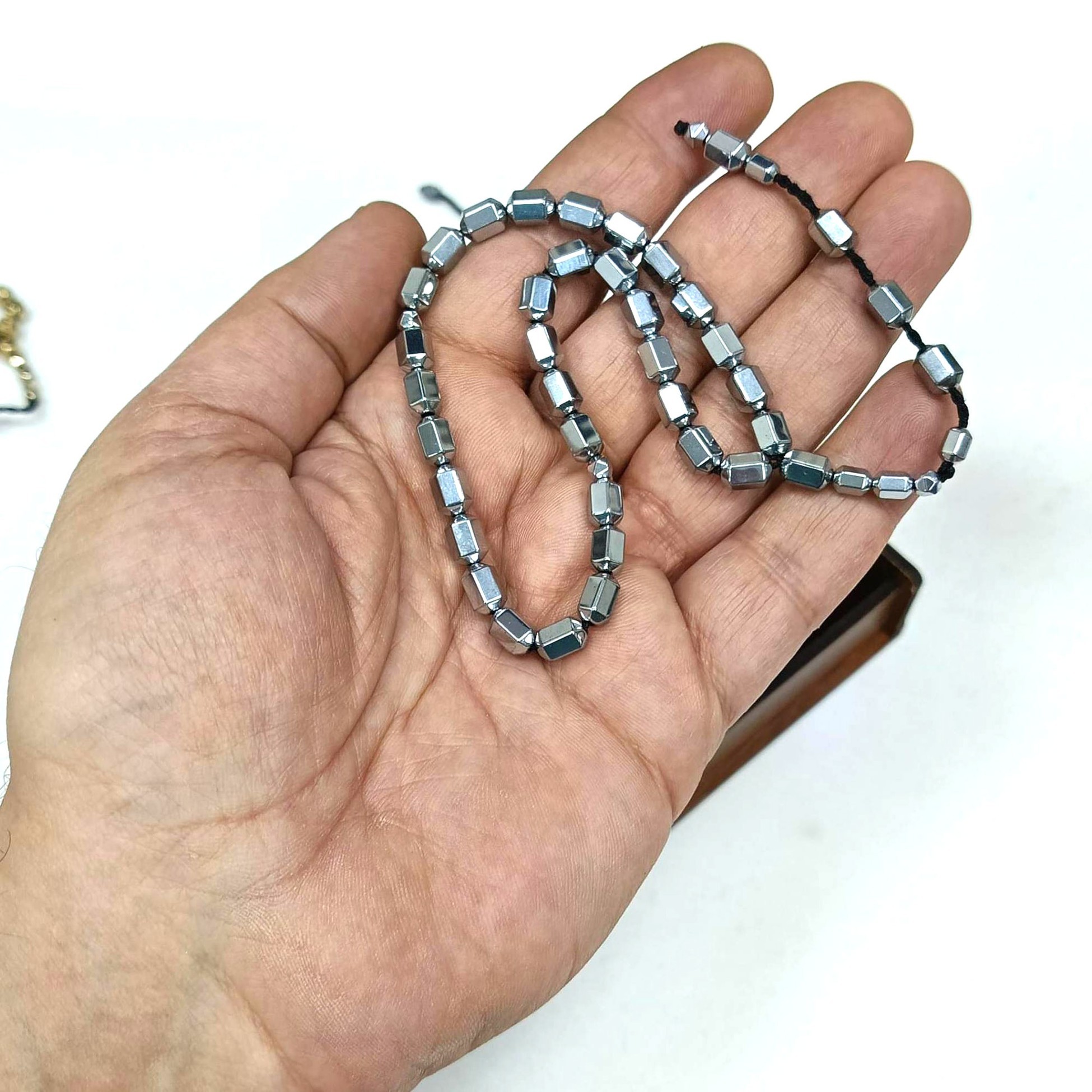 Bilek Boy Fasetalı Kapsül Kesim Gümüş Renk Hematit Taşı Tesbih 5 x 8 mm