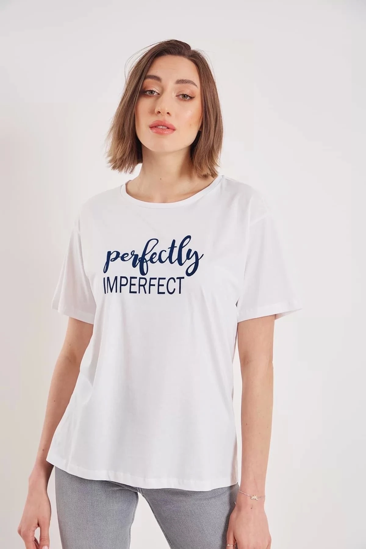 Kadın Beyaz Perfectly Yazı Baskılı T-shirt