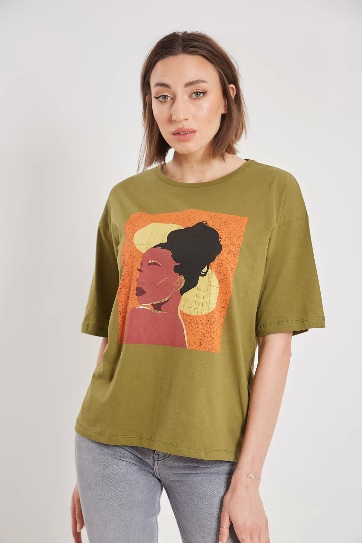 Kadın Oversize Resim Baskılı Olive T-shirt