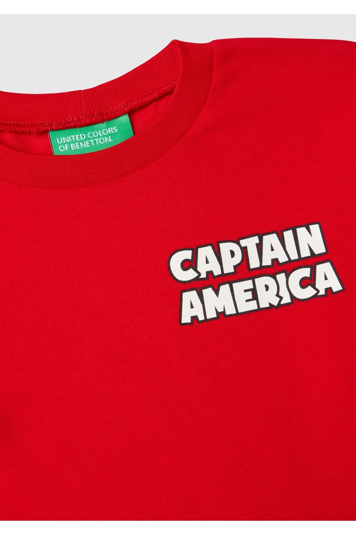 Erkek Çocuk Beyaz Etek Ucu Logolu Captan America Baskılı Regular Fit T-Shirt - kırmızı