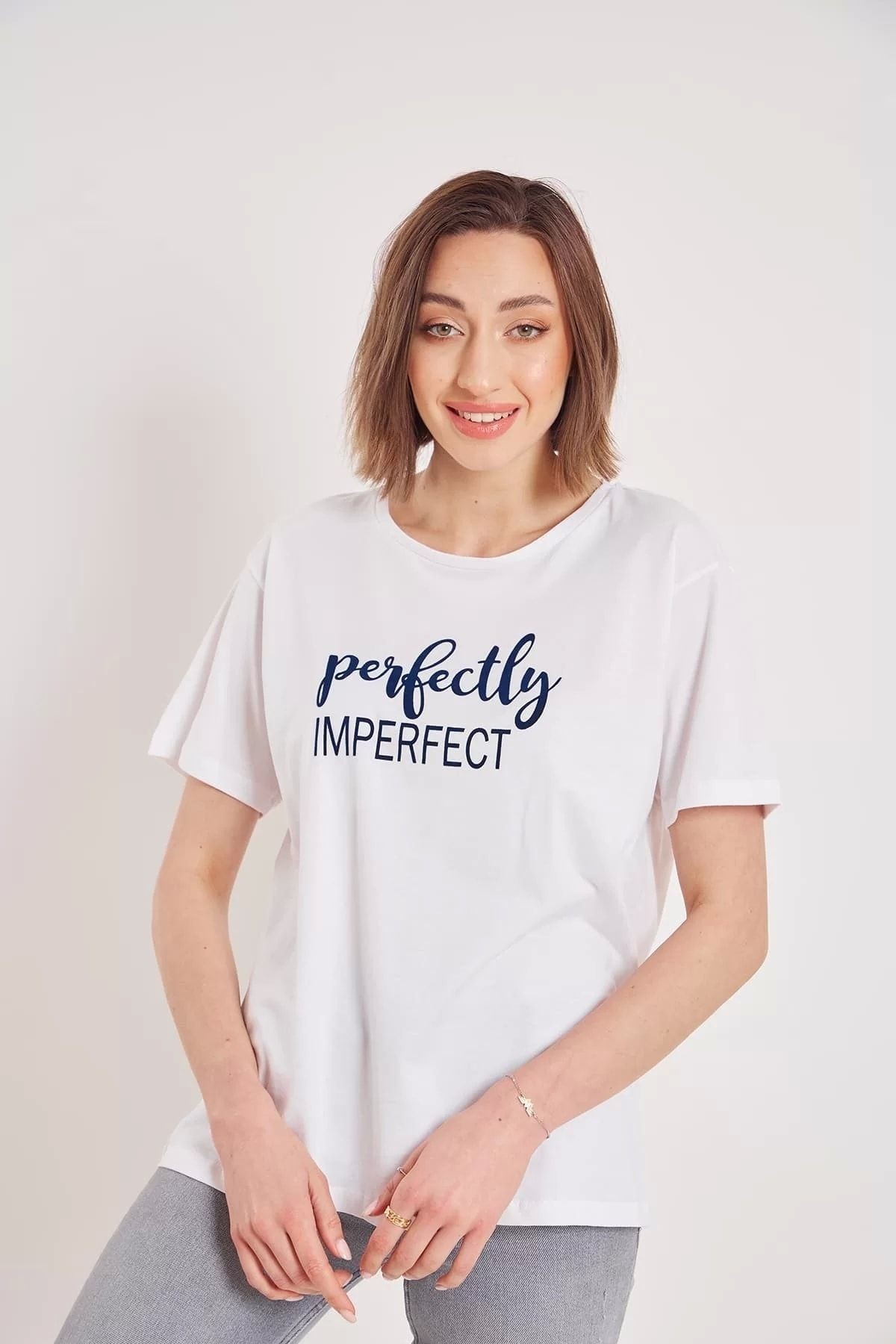 Kadın Beyaz Perfectly Yazı Baskılı T-shirt