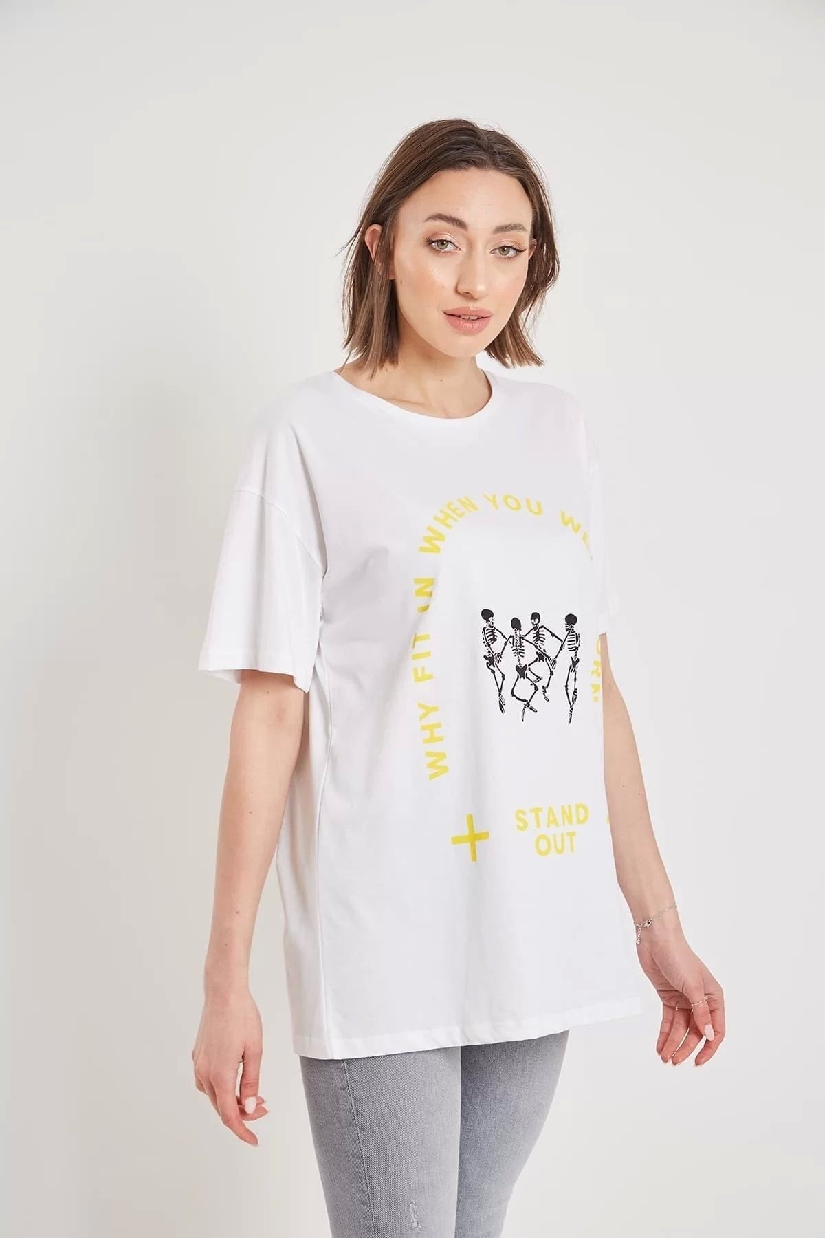 Kadın Beyaz Oversize Yazı Baskılı T-shirt