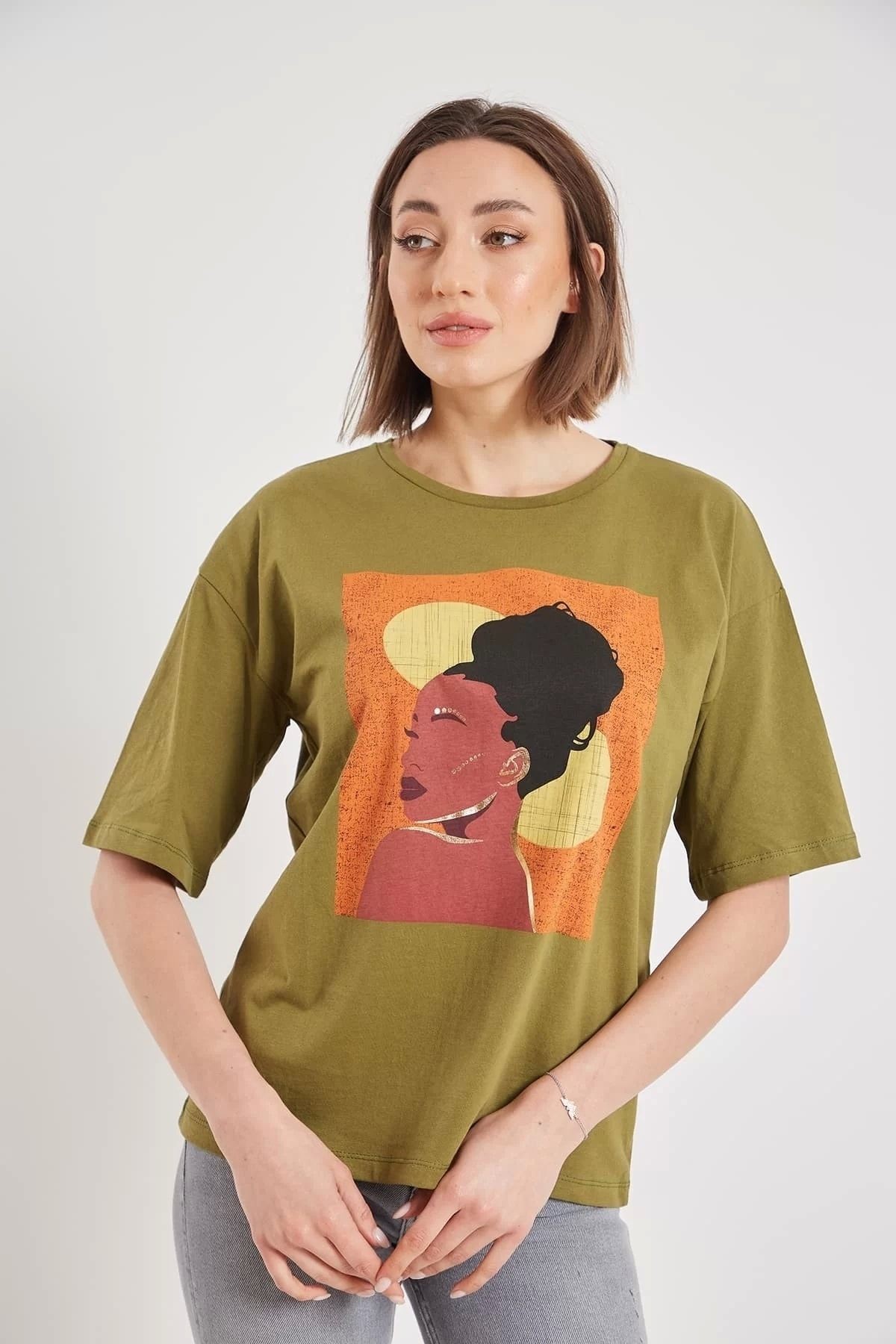 Kadın Oversize Resim Baskılı Olive T-shirt