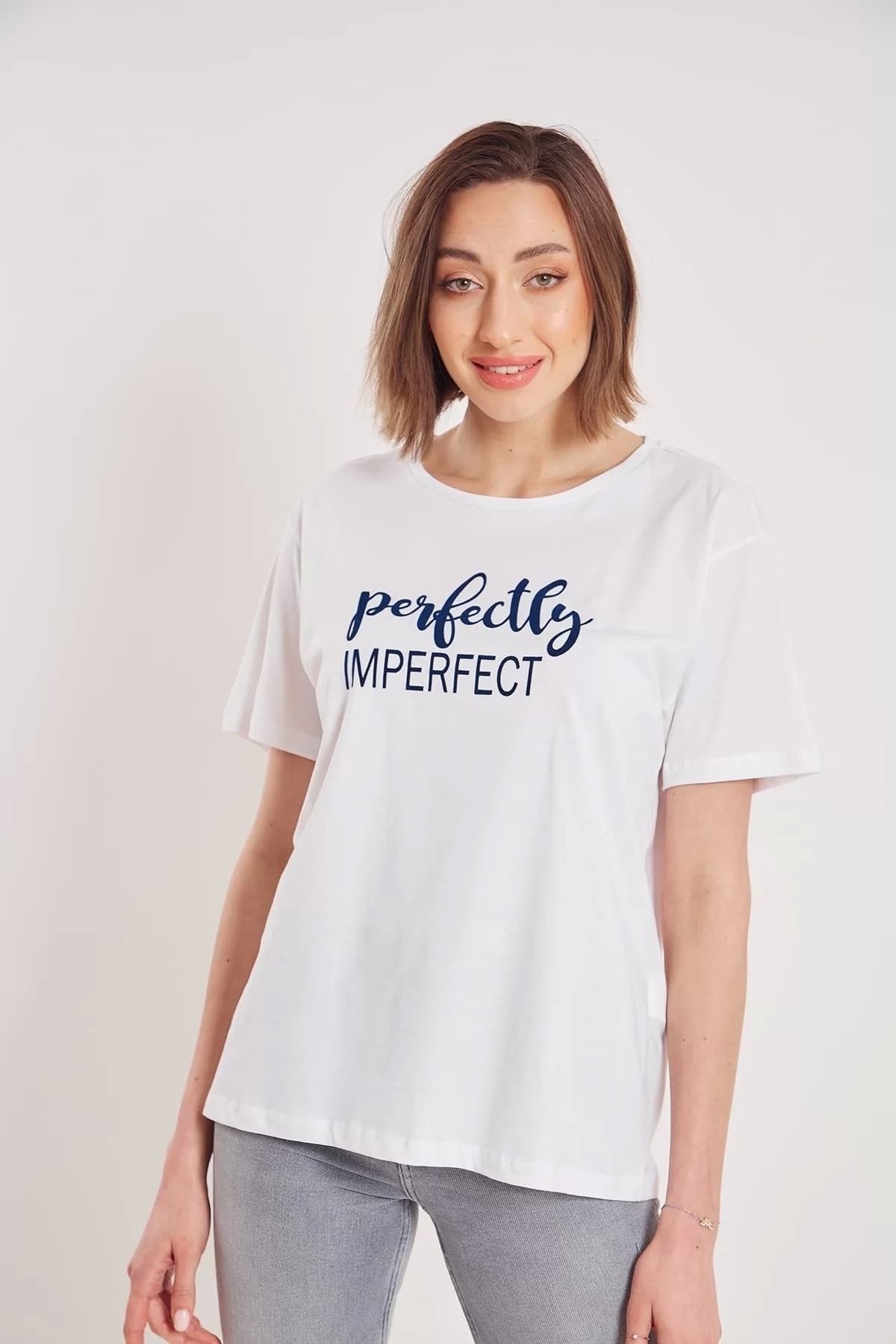 Kadın Beyaz Perfectly Yazı Baskılı T-shirt