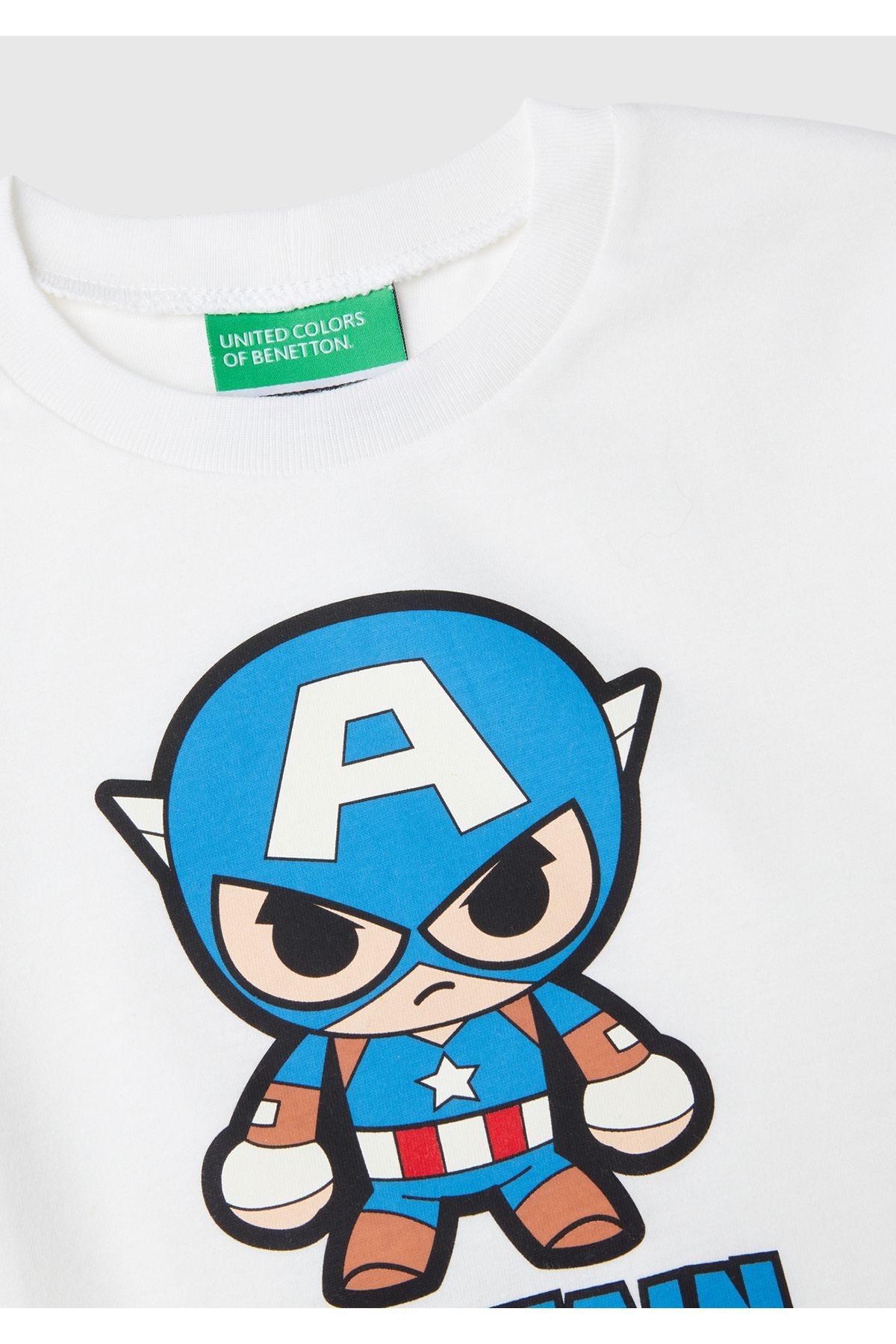 Erkek Çocuk Beyaz Etek Ucu Logolu Captan America Baskılı Regular Fit T-Shirt - beyaz