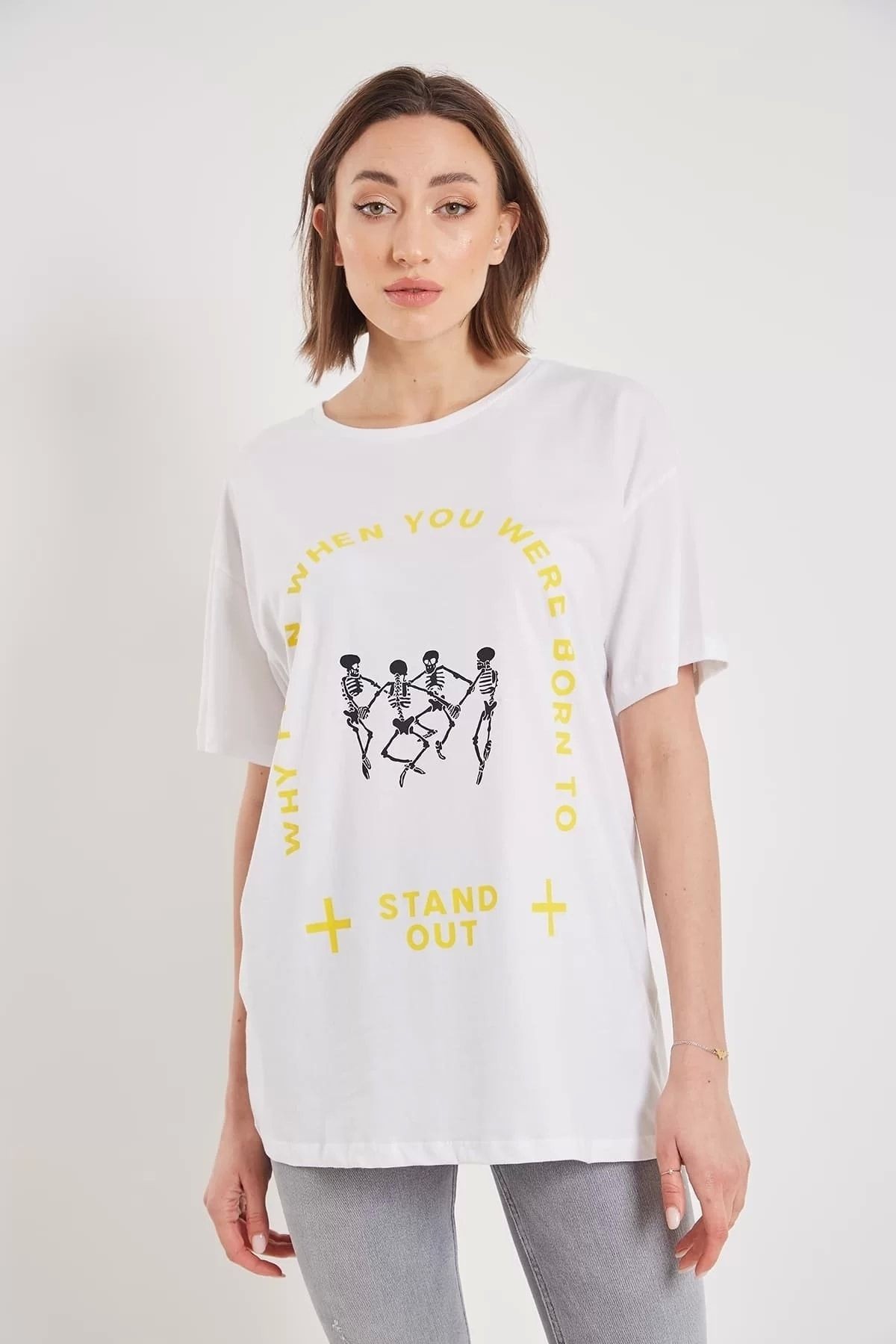 Kadın Beyaz Oversize Yazı Baskılı T-shirt