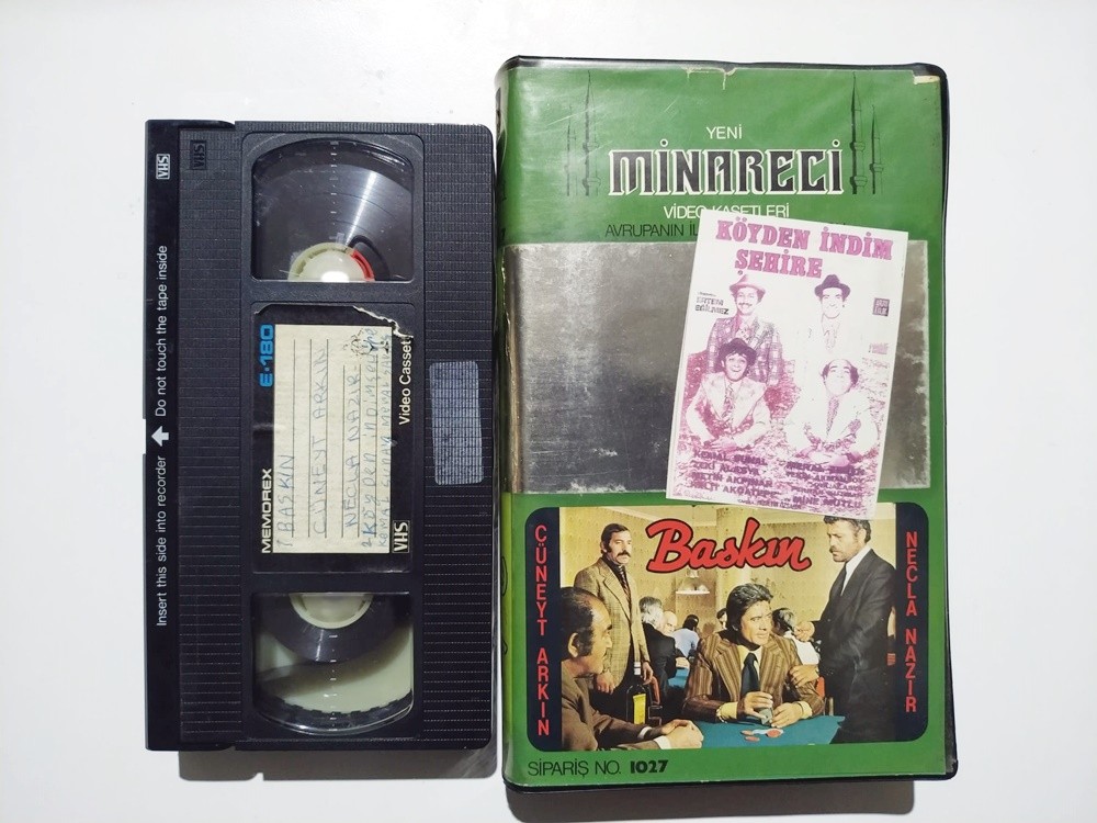 Köyden indim şehire - Baskın / 2 film - Video Kaset