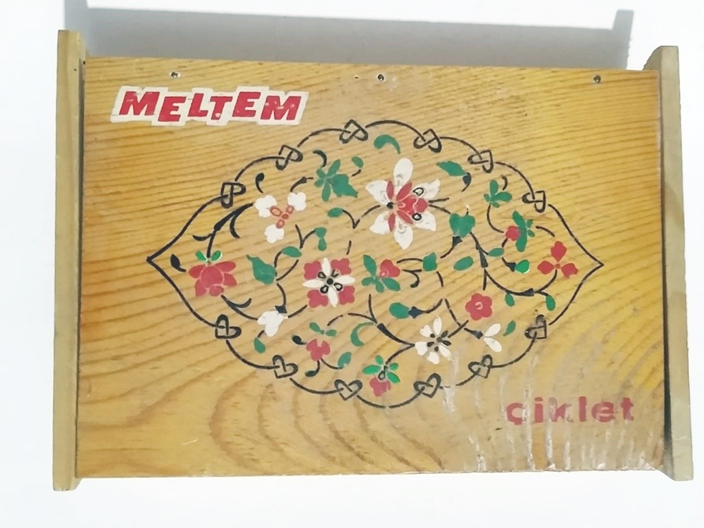 Meltem Çiklet / Ahşap, hediyelik sakız kutusu