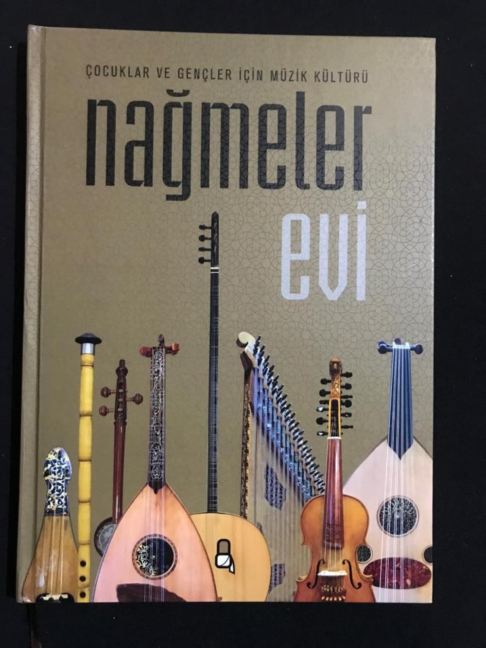 Nağmeler Evi - Çocuklar ve Gençler İçin Müzik Kültürü (CD'li) YÜCE GÜMÜŞ