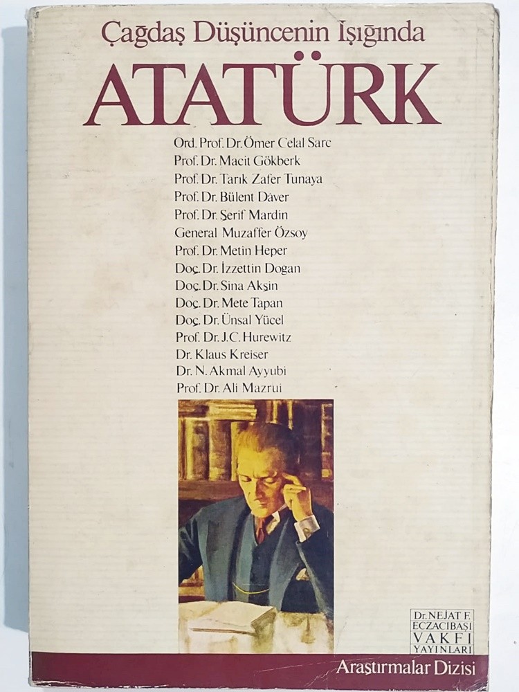 Çağdaş Düşüncenin Işığında Atatürk - Kitap