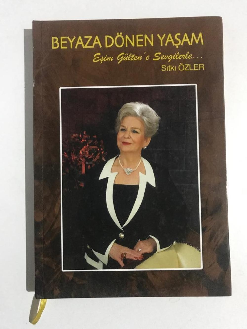 BEYAZA DÖNEN YAŞAM - SITKI ÖZLER