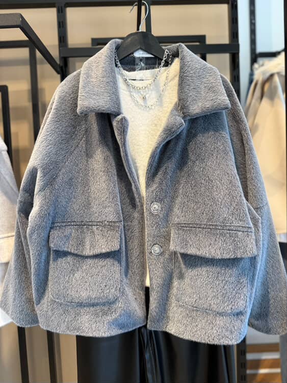 TAY TÜYÜ KISA CEPLİ MONT