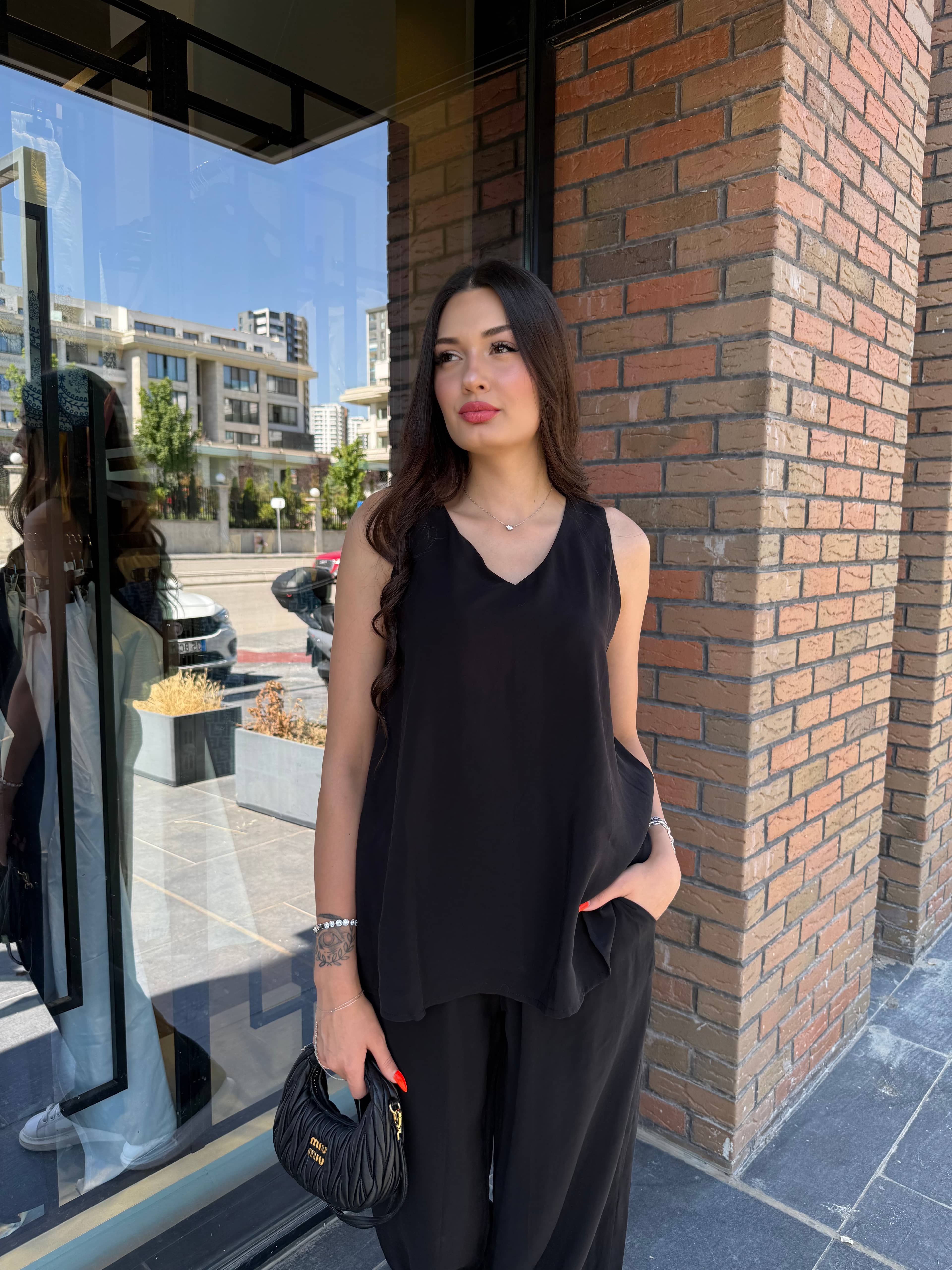 V Yaka Bluz Pantolon Takım
