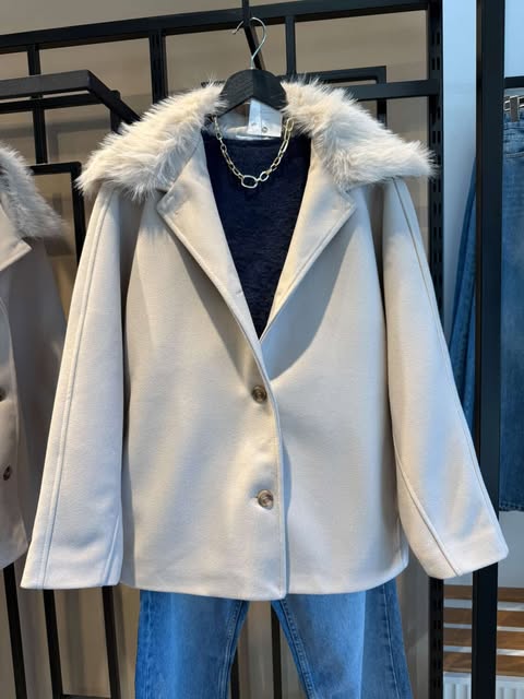 YAKA TUYLU KREM KASE 