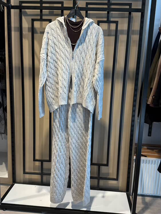 ÖRGÜ MODEL TRİKO TAKIM