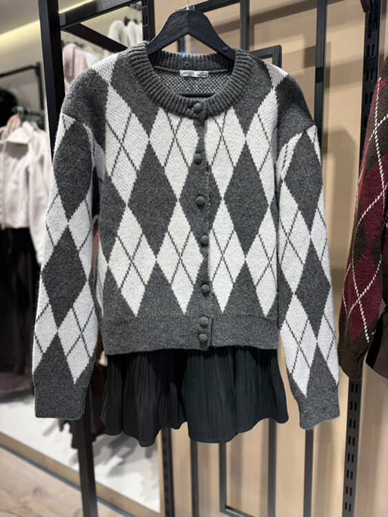 BAKLAVA DESEN DÜĞMELİ HIRKA