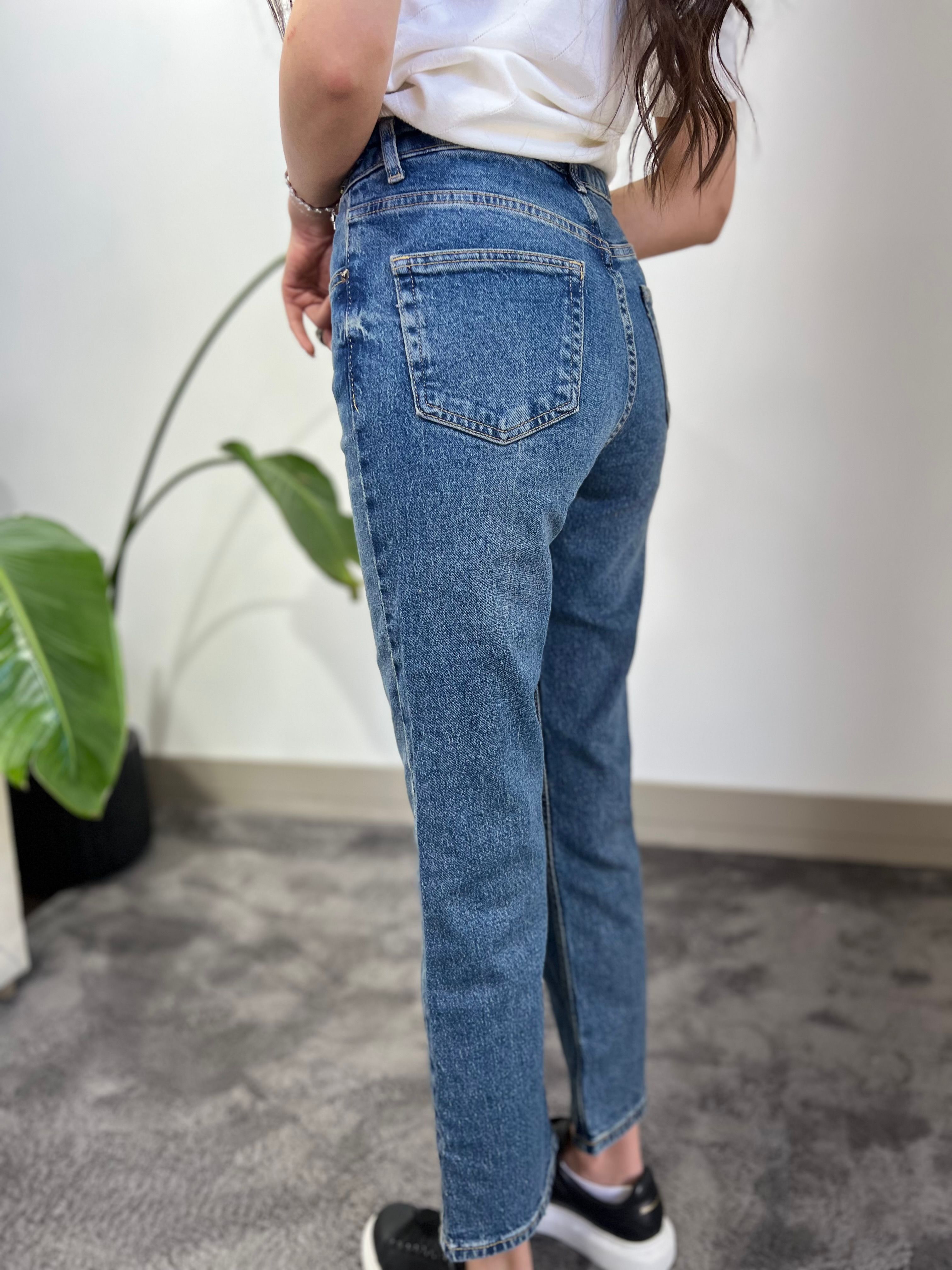 Bel Aksesuarlı Momfit Jean