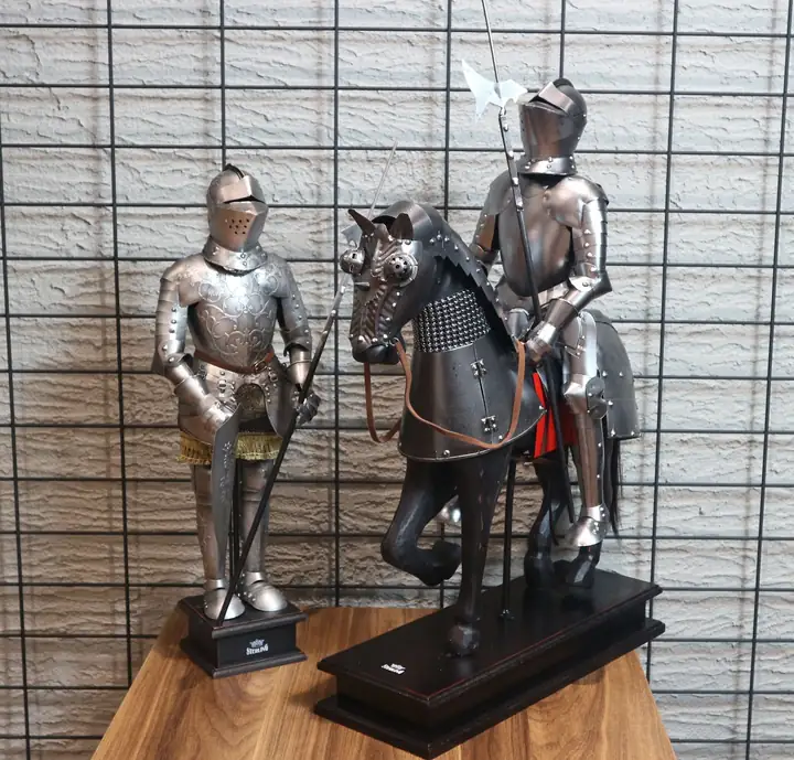 STERLING Iron Knight Atlı Dekoratif Süs Şövalye — 3