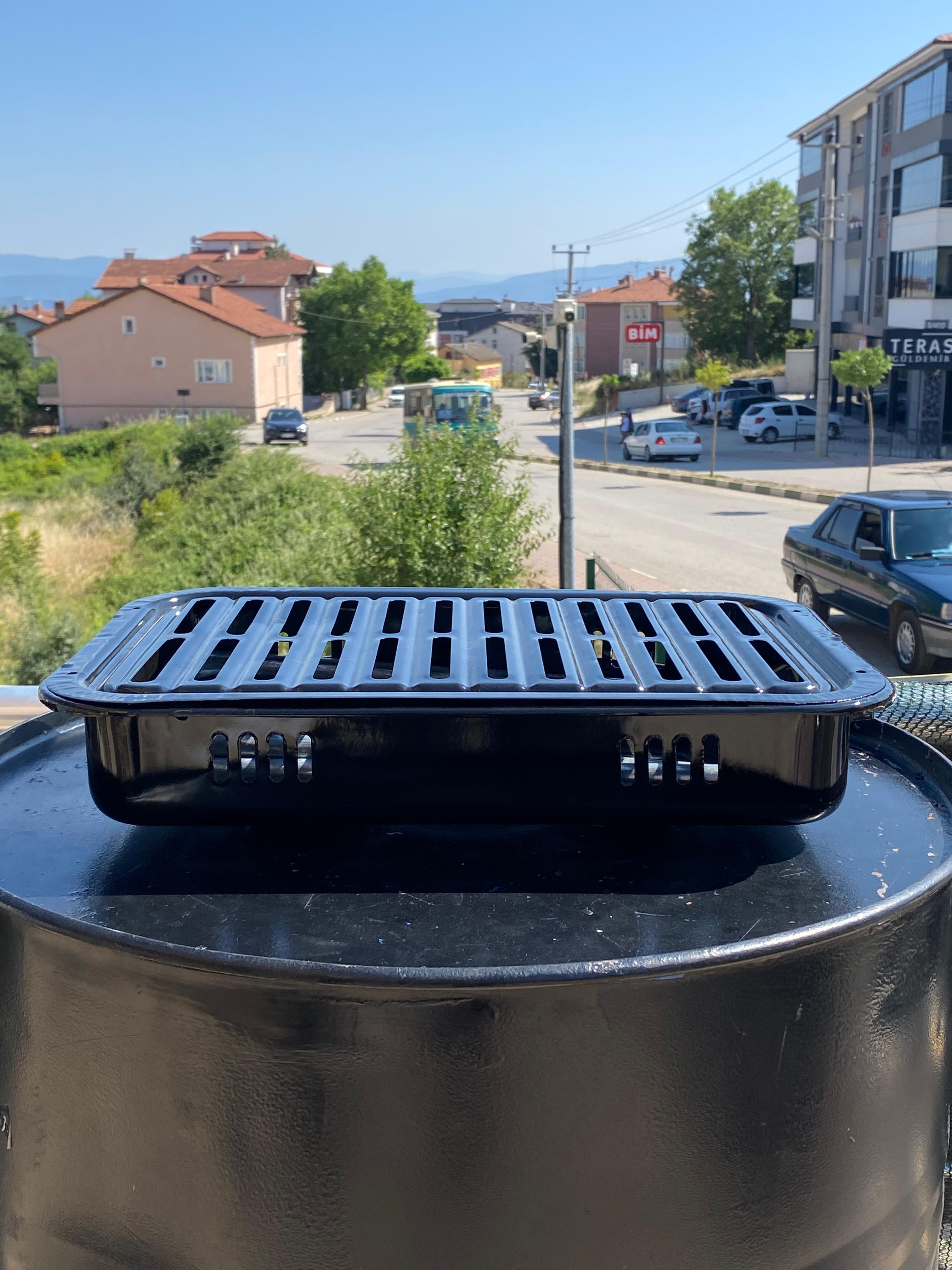 Ayaklı Emaye Kara Mangal - Yağ Oluklu