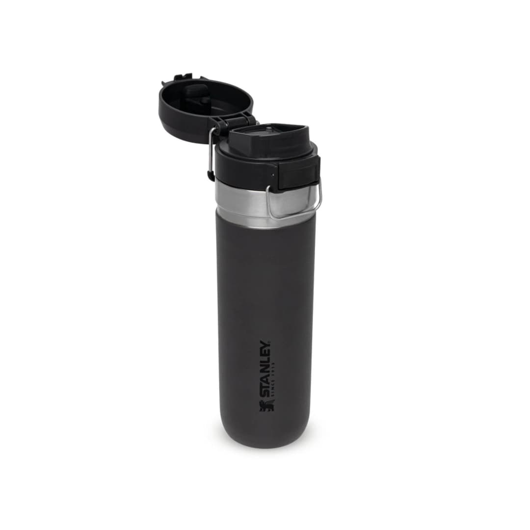 Stanley The Quick-Flip Water Bottle .7L  — 6
