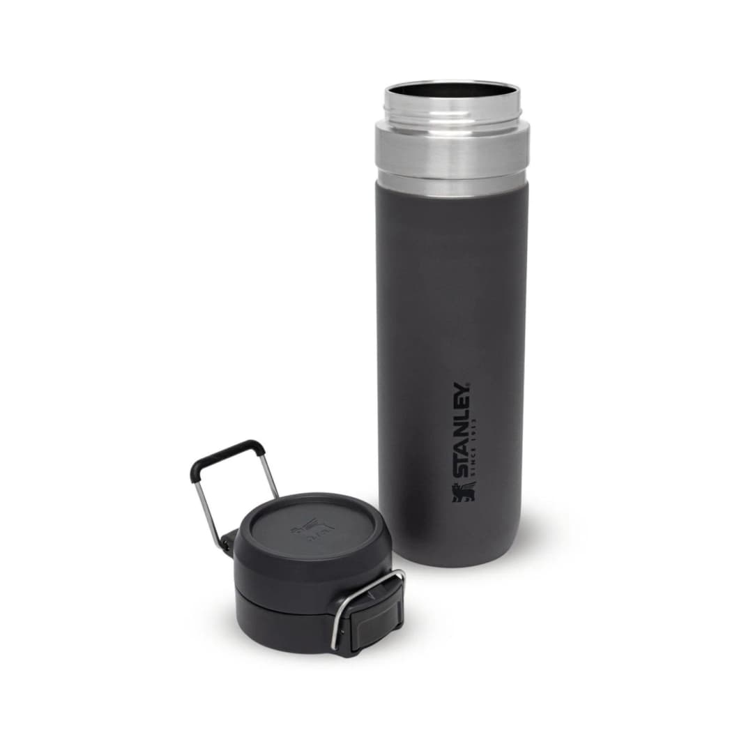 Stanley The Quick-Flip Water Bottle .7L  — 5