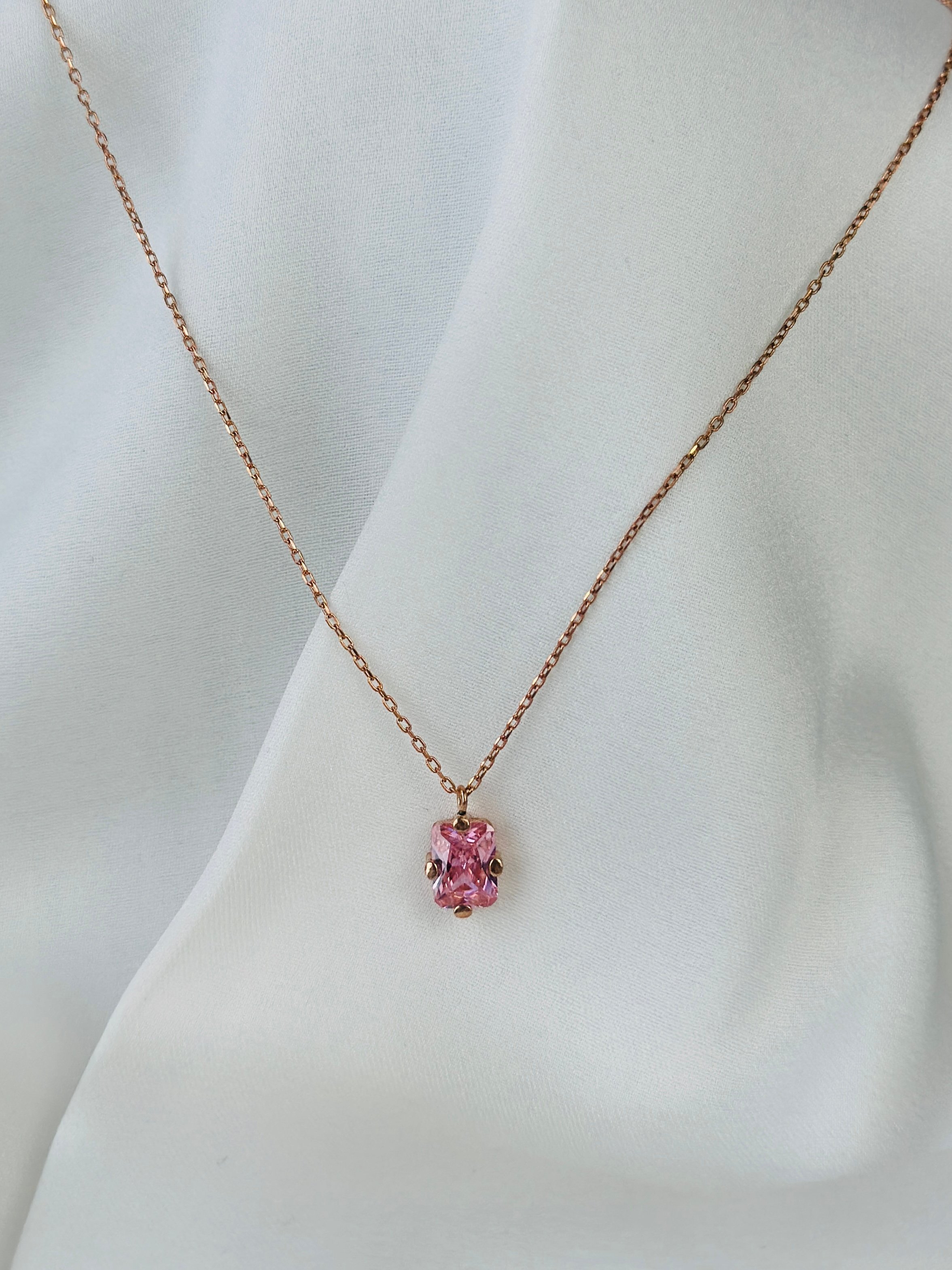 Pembe Zirkon Taşlı Rose Gümüş Kolye