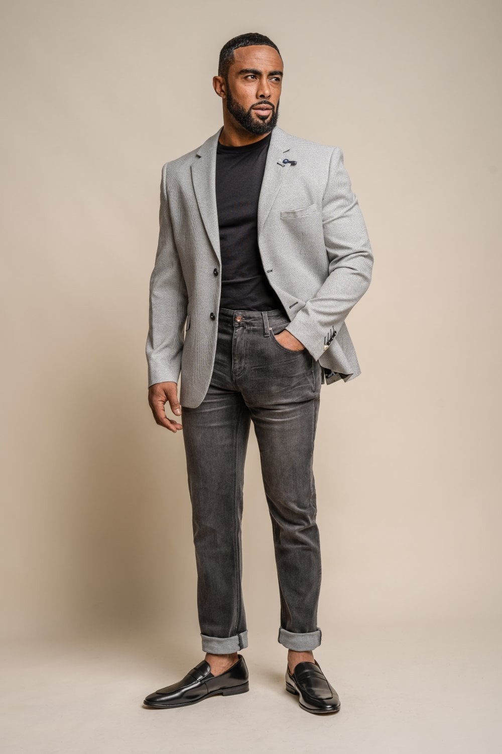 Grey jacket and black trousers | Black pants men, Winter outfits men, Grey  pants men