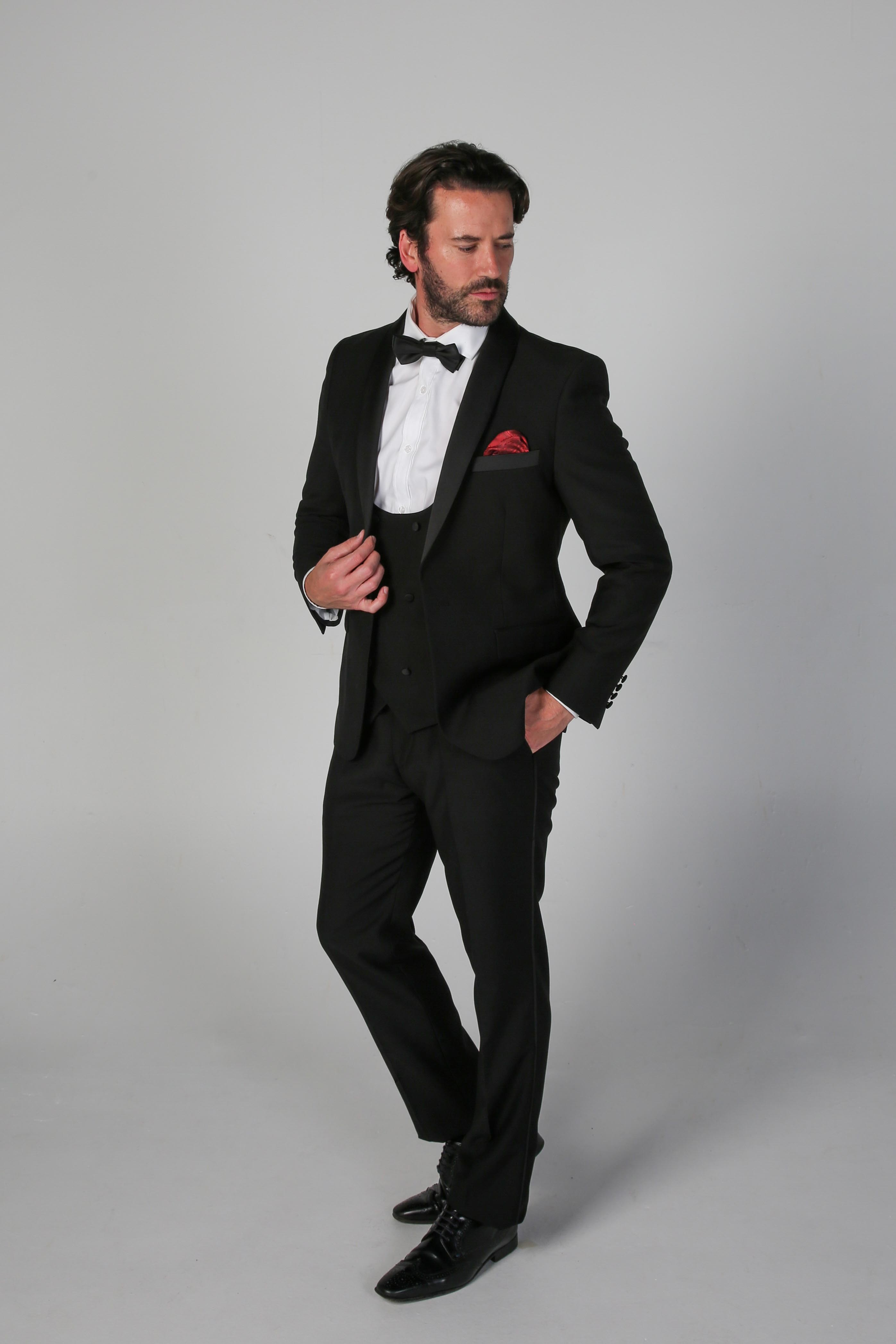 Men's Black Tailored fit Tuxedo Dinner Suit - FORD