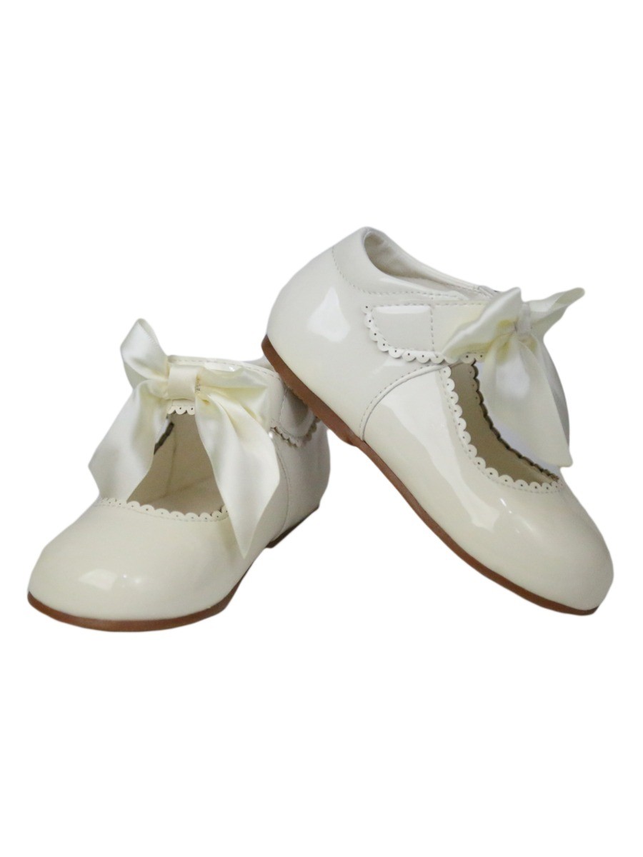 Girls Scalloped Trim Patent Flat Mary Jane Shoes - Ivory