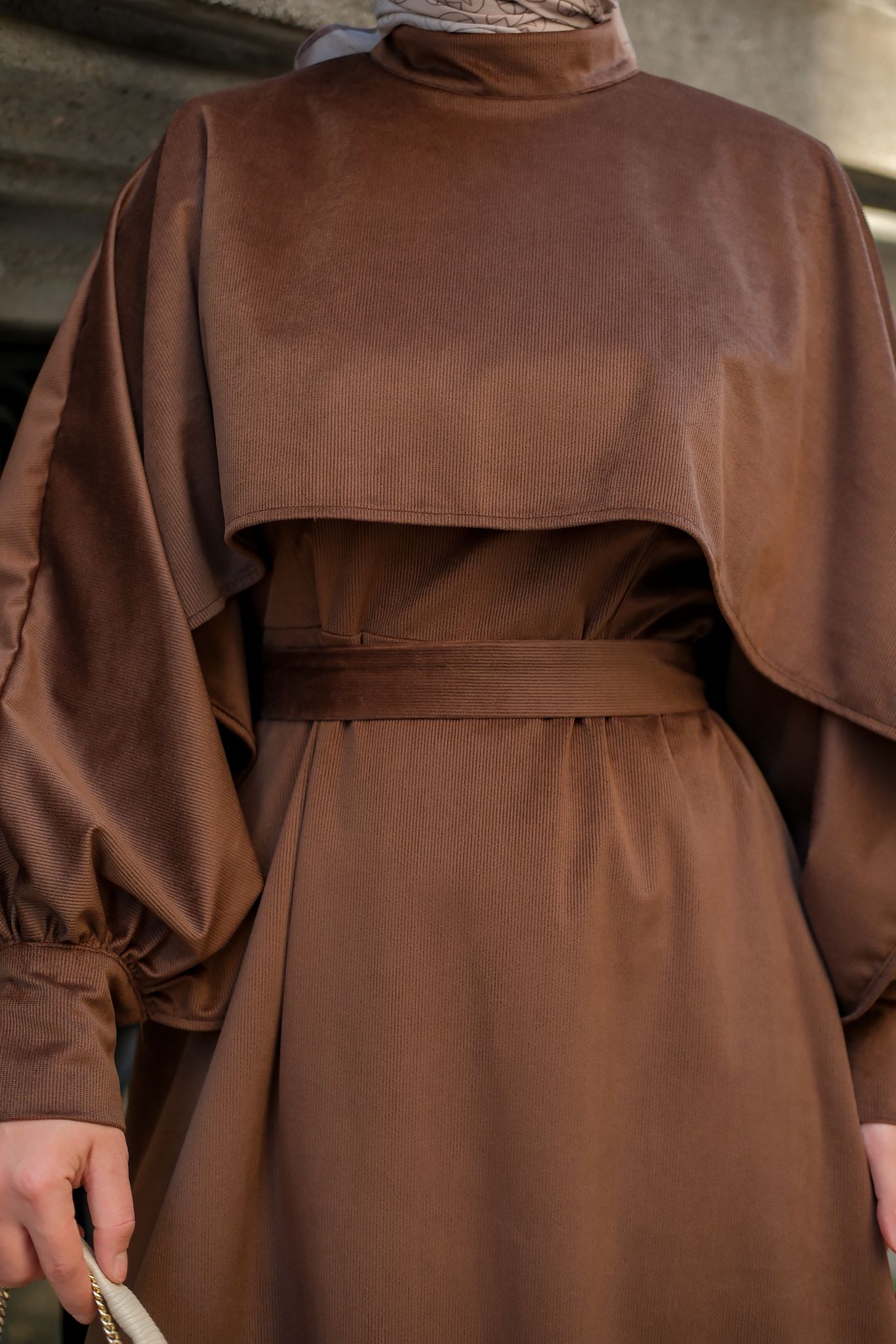 Mila Pelerin Detaylı Kadife Elbise - Kahverengi