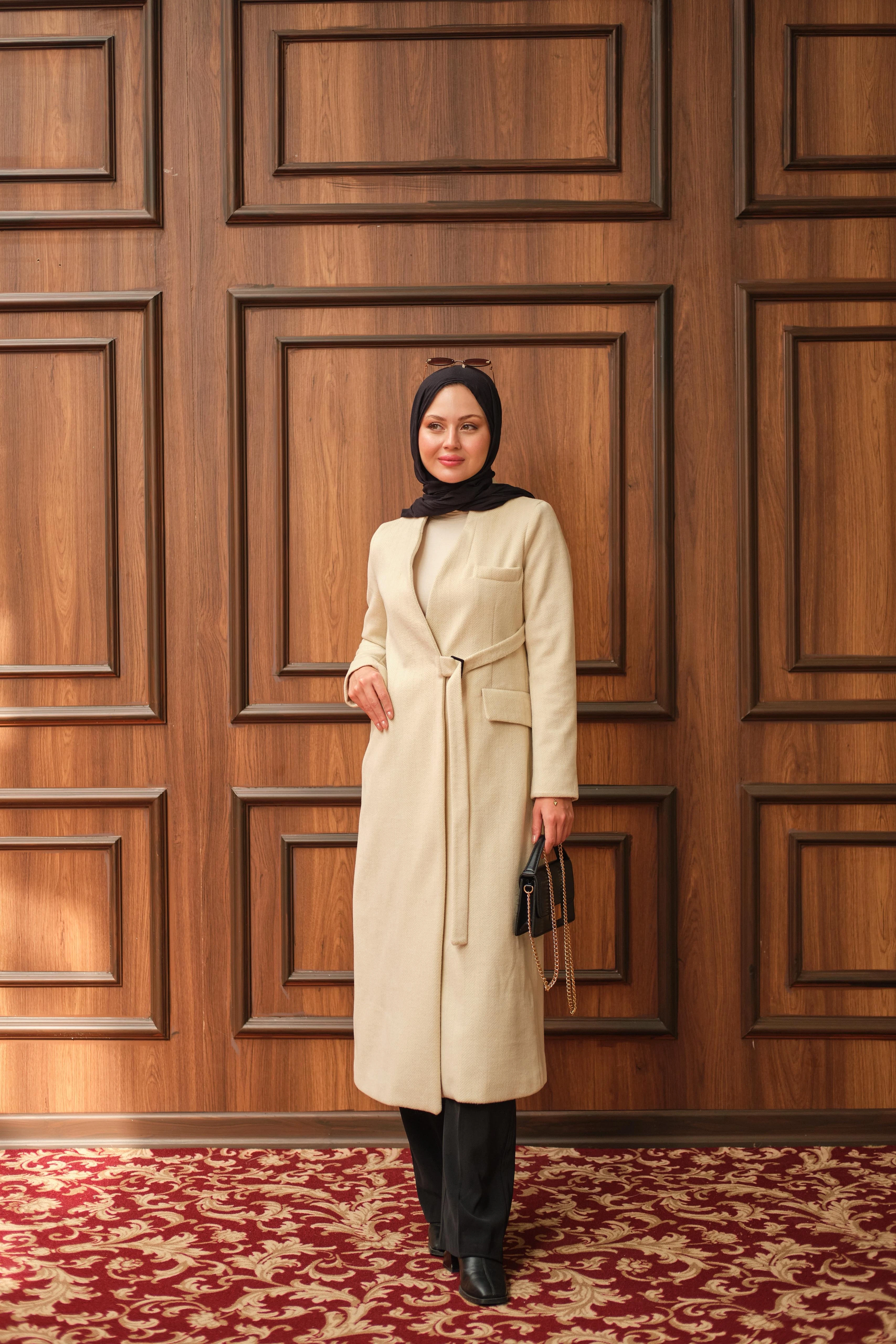 Alya Kuşaklı V Yaka Kaban-Krem