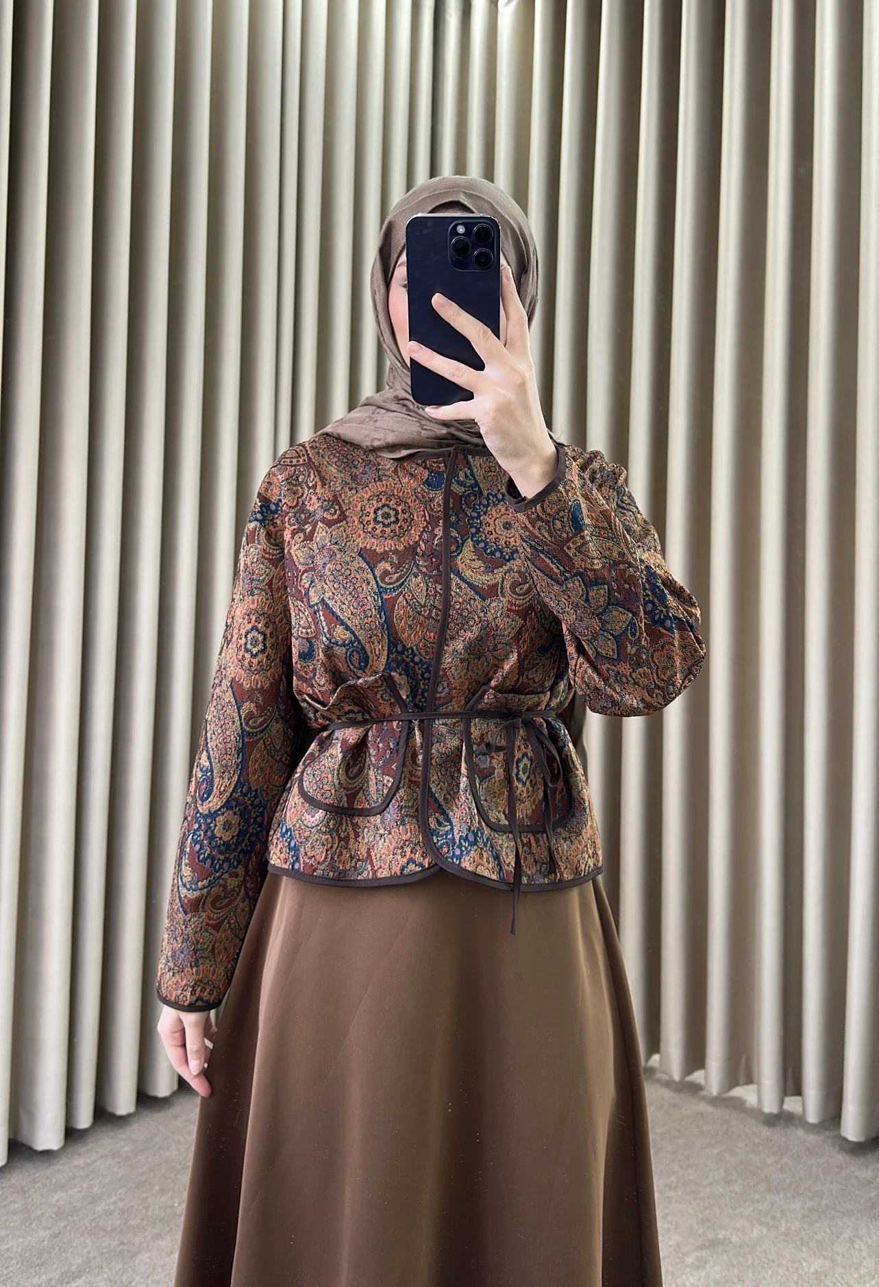 Jakarlı Kapitone Bej Detay Kp1