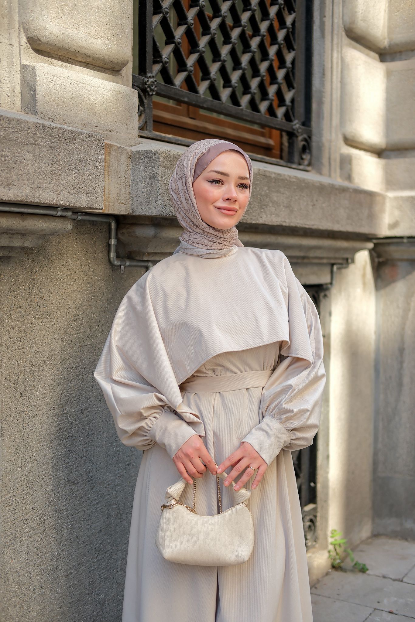 Mila Pelerin Detaylı Kadife Elbise - Krem