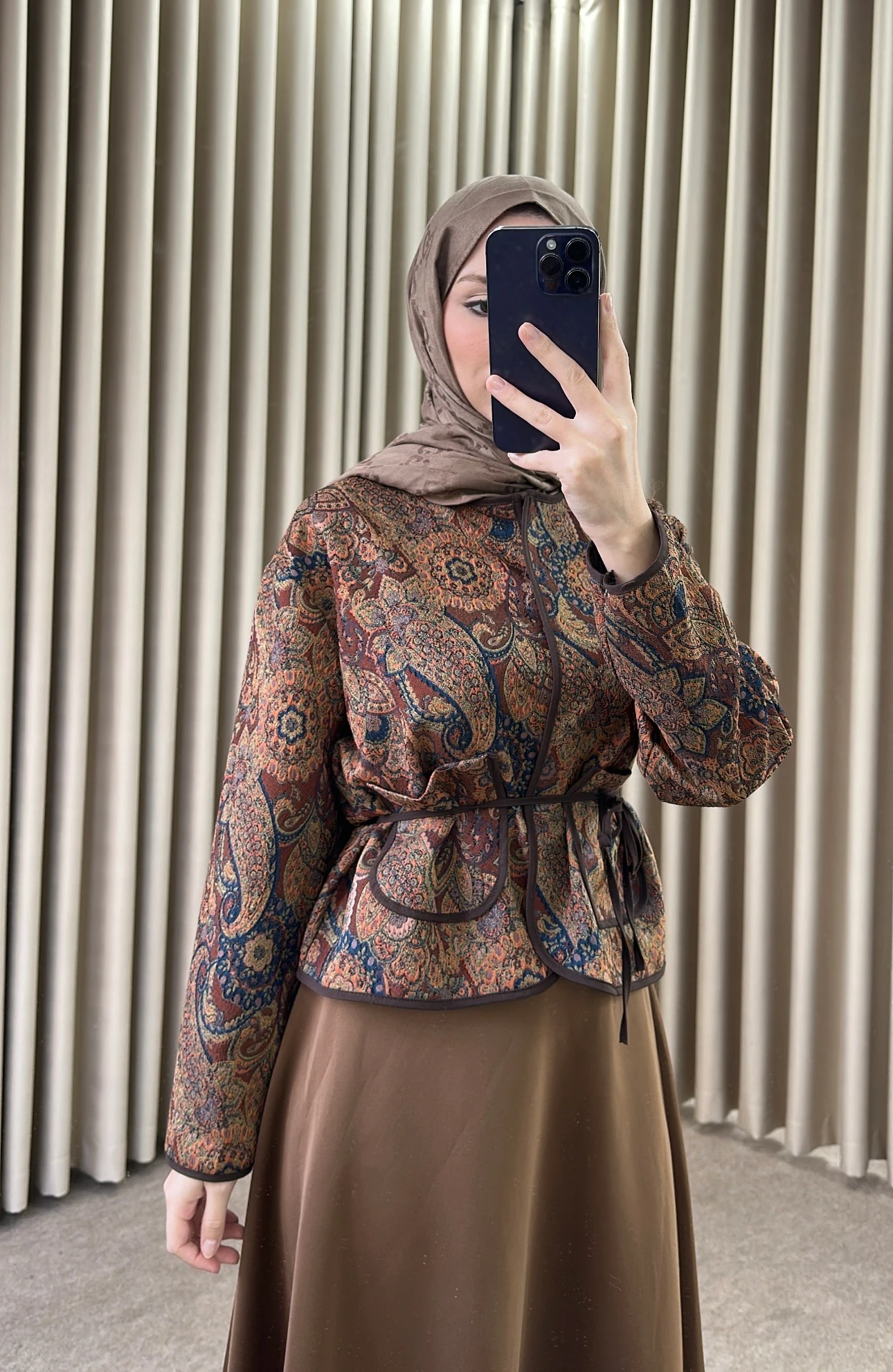 Jakarlı Kapitone Bej Detay Kp1