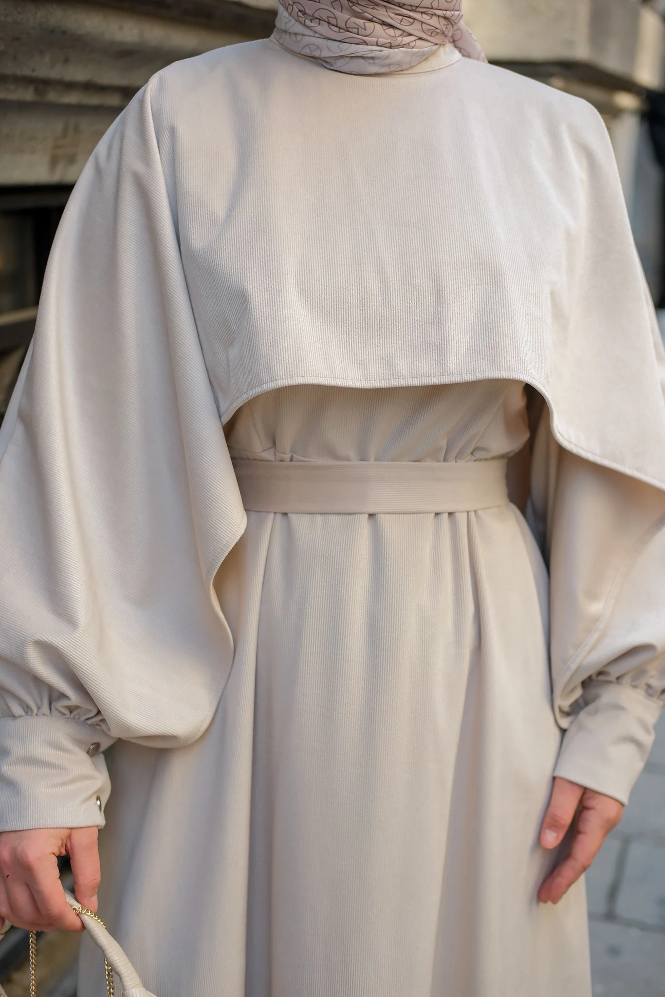 Mila Pelerin Detaylı Kadife Elbise - Krem