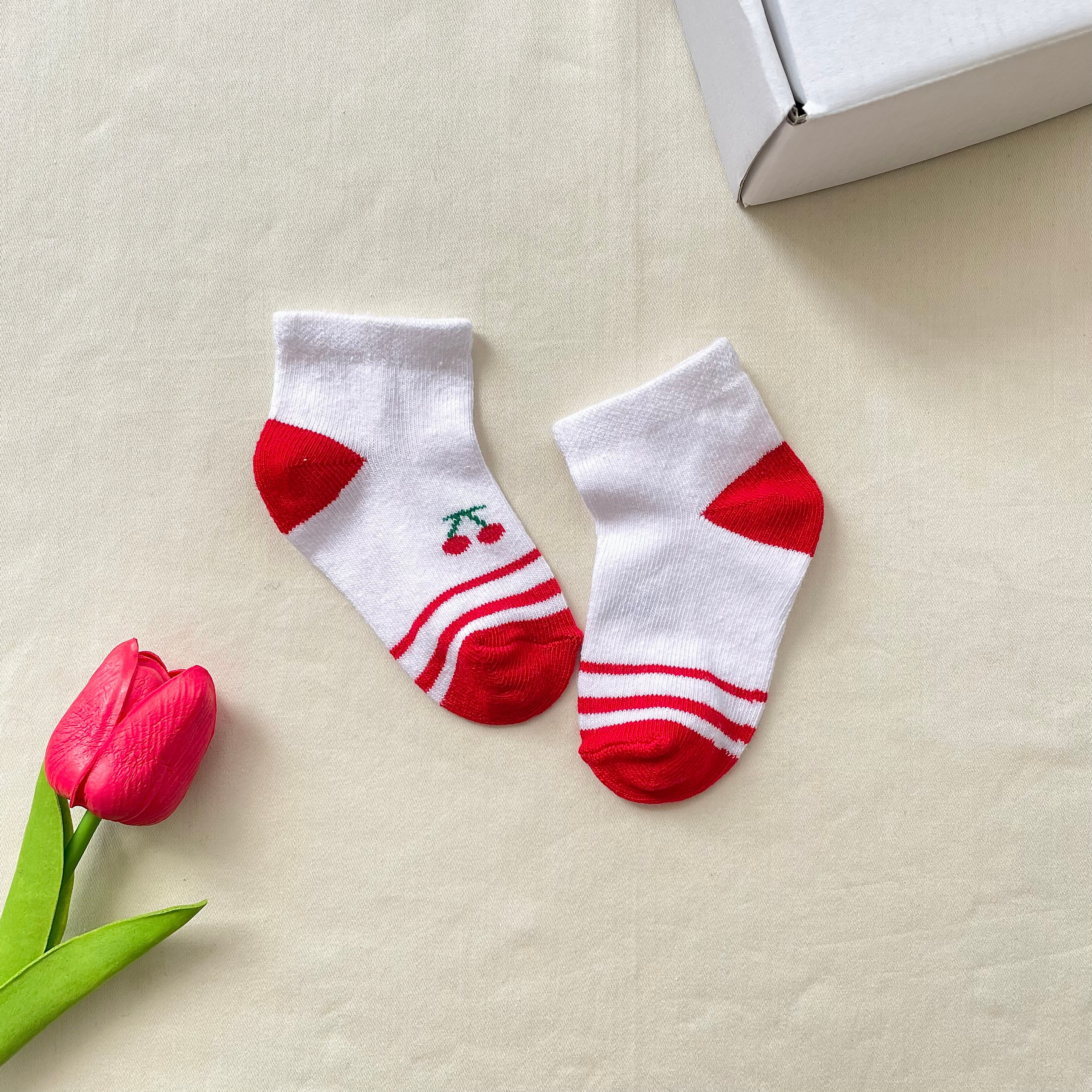 Bebek Çorap - Kırmızı Kiraz Desenli