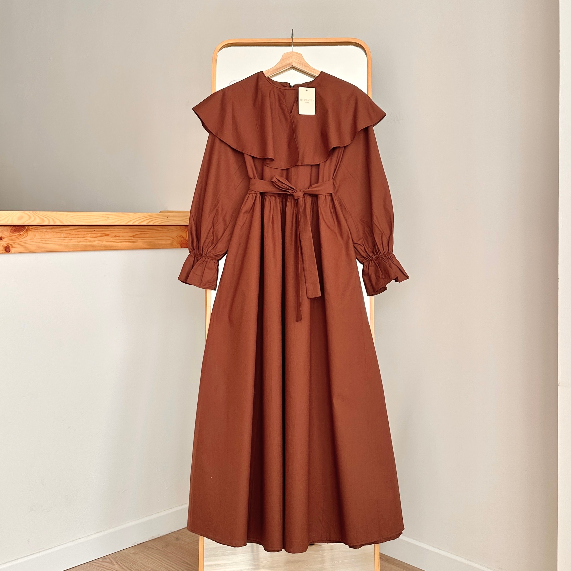 Pelerin Yaka Elbise - Kahverengi