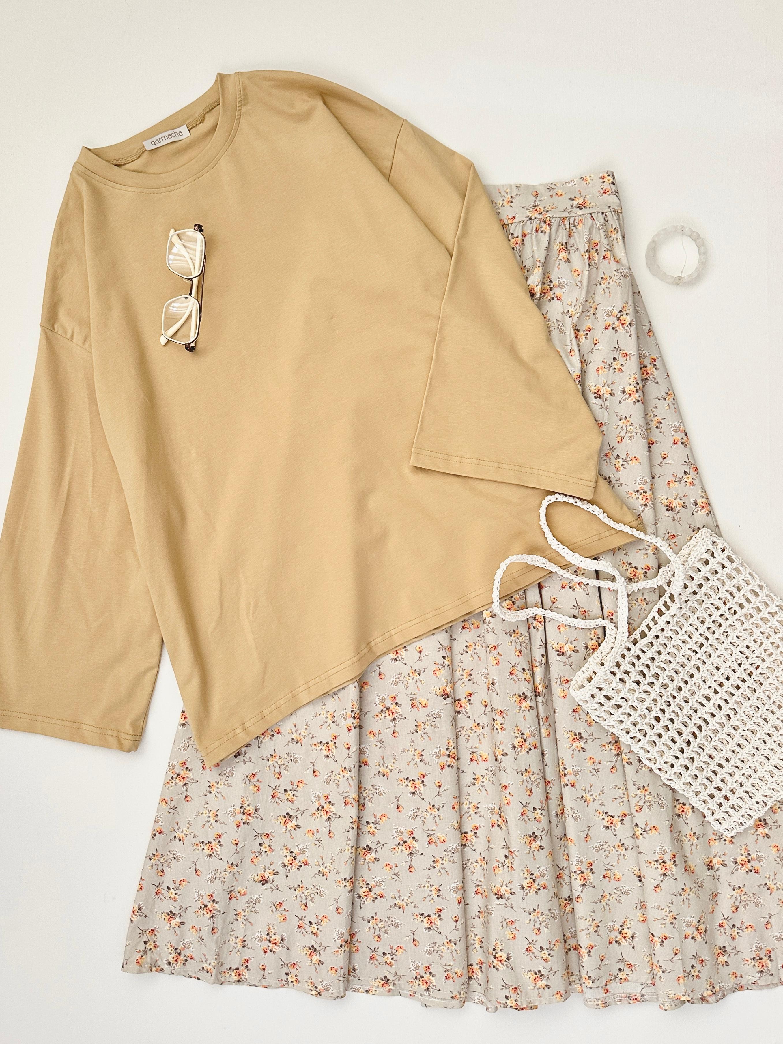 Penye Body & Mini Çiçekli Poplin Büzgü Etek - Üst Açık Camel & Alt Bej