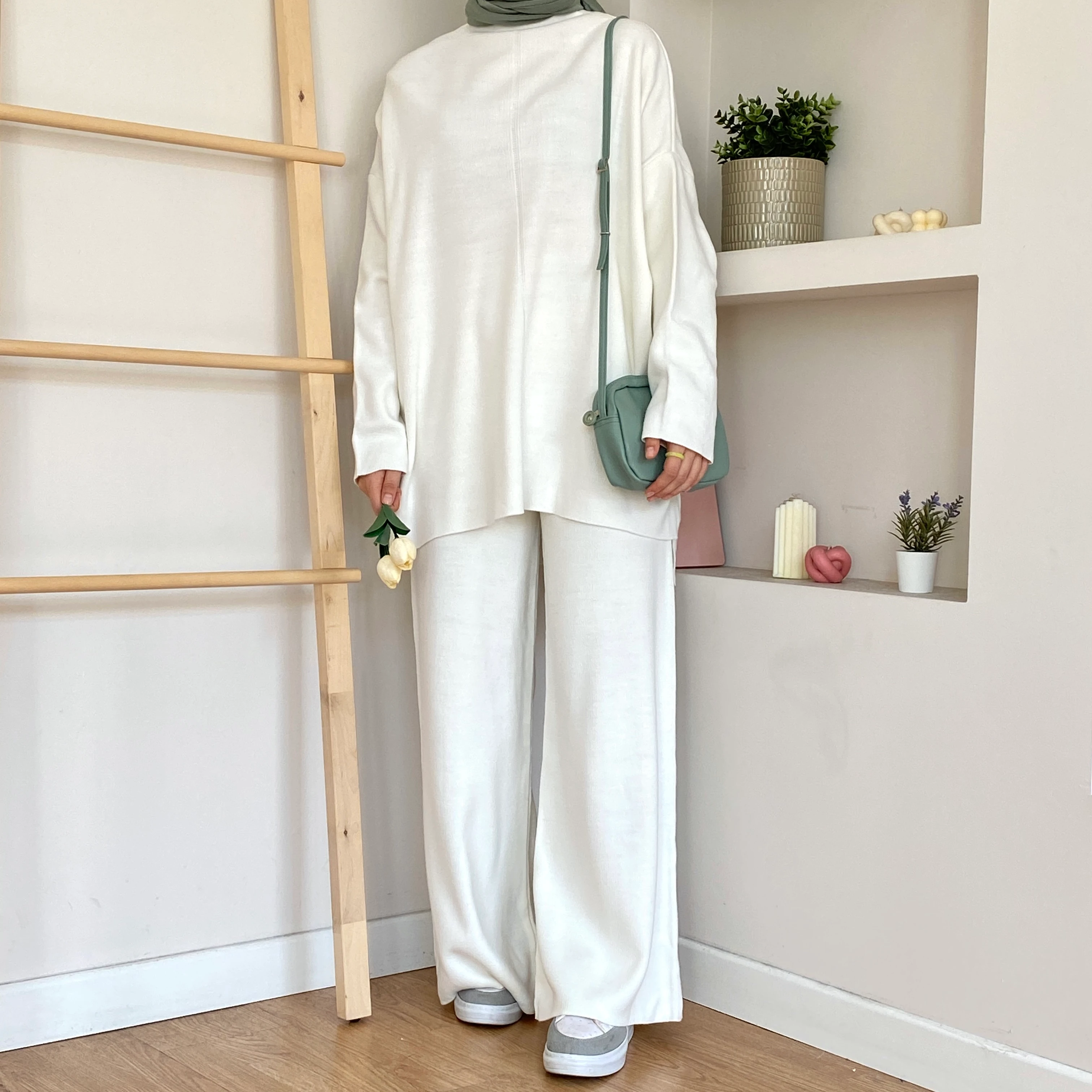 Önü Çizgili Triko Takım - Ekru