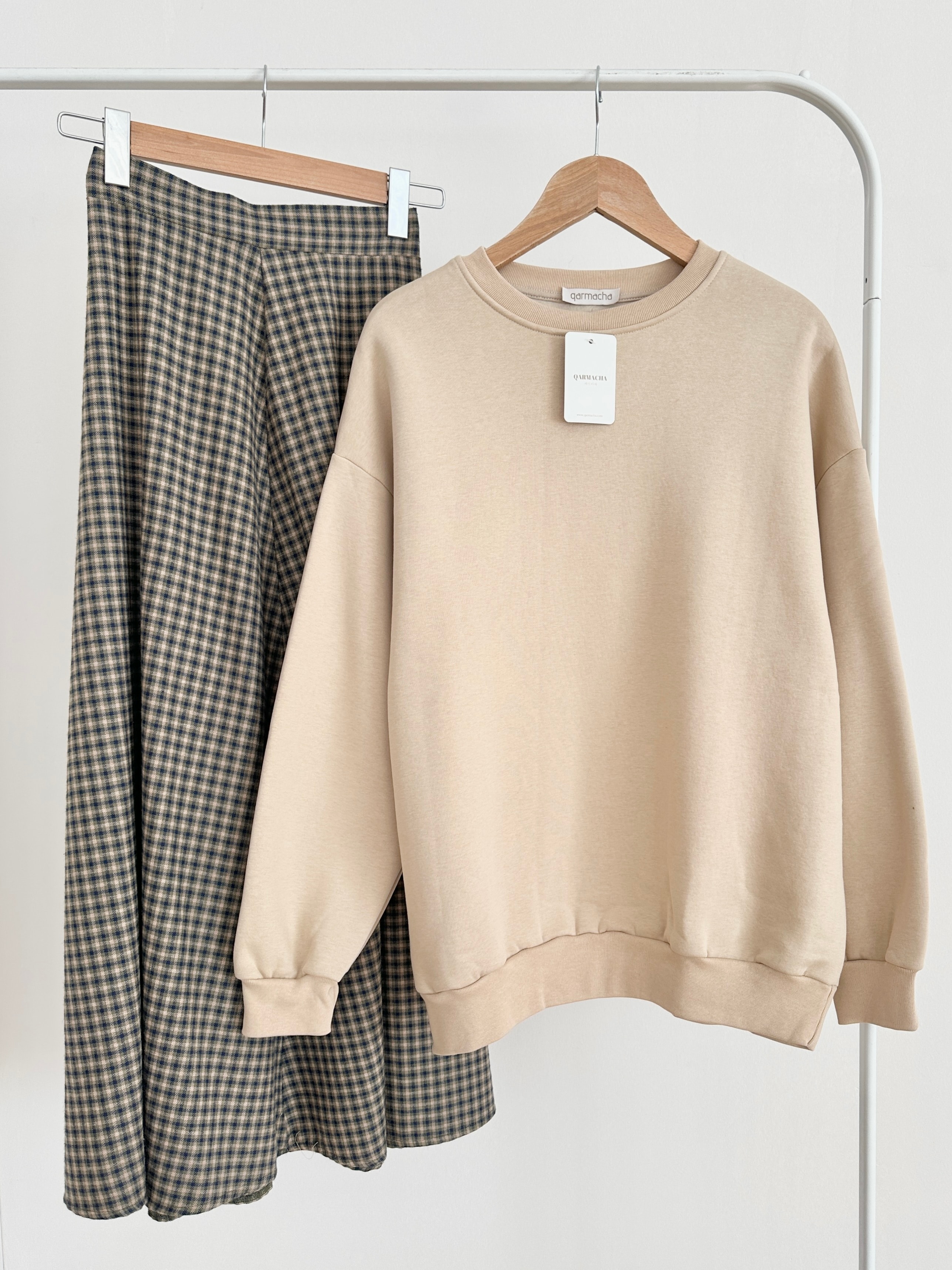 Çift Pile Mini Ekose Etek Takım - Vizon 3 İplik Sweat & Mini Ekose Çift Pile Etek