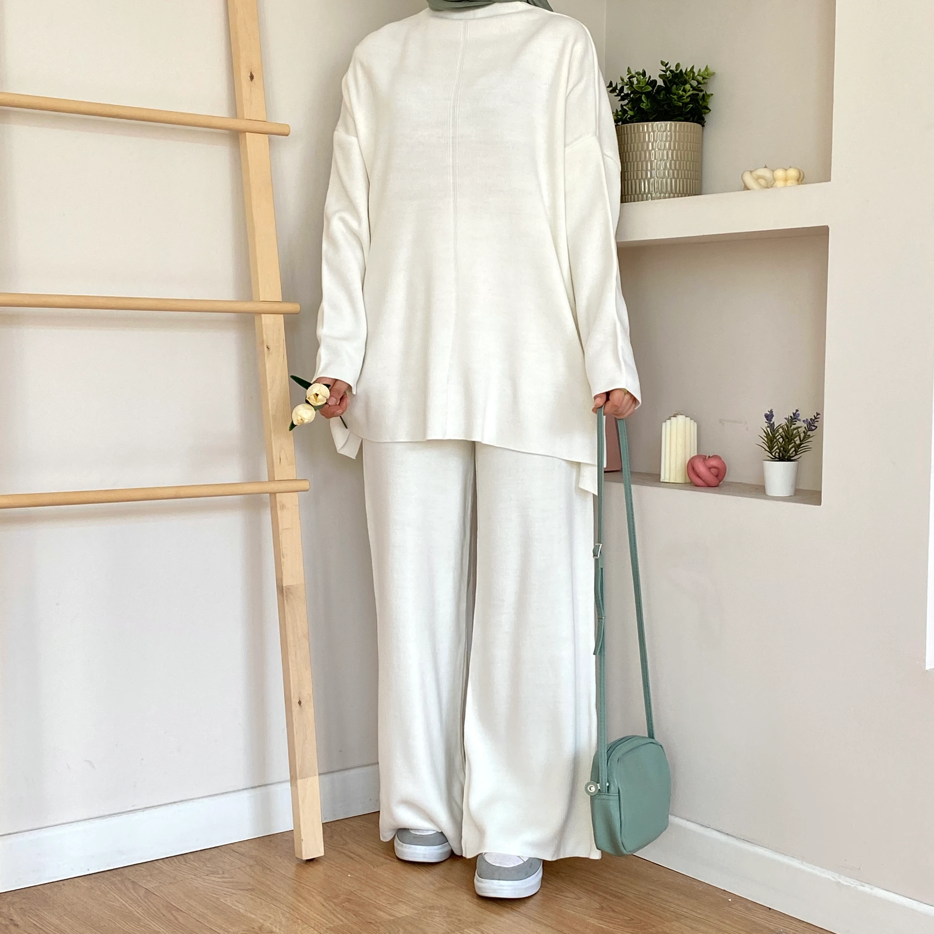 Önü Çizgili Triko Takım - Ekru