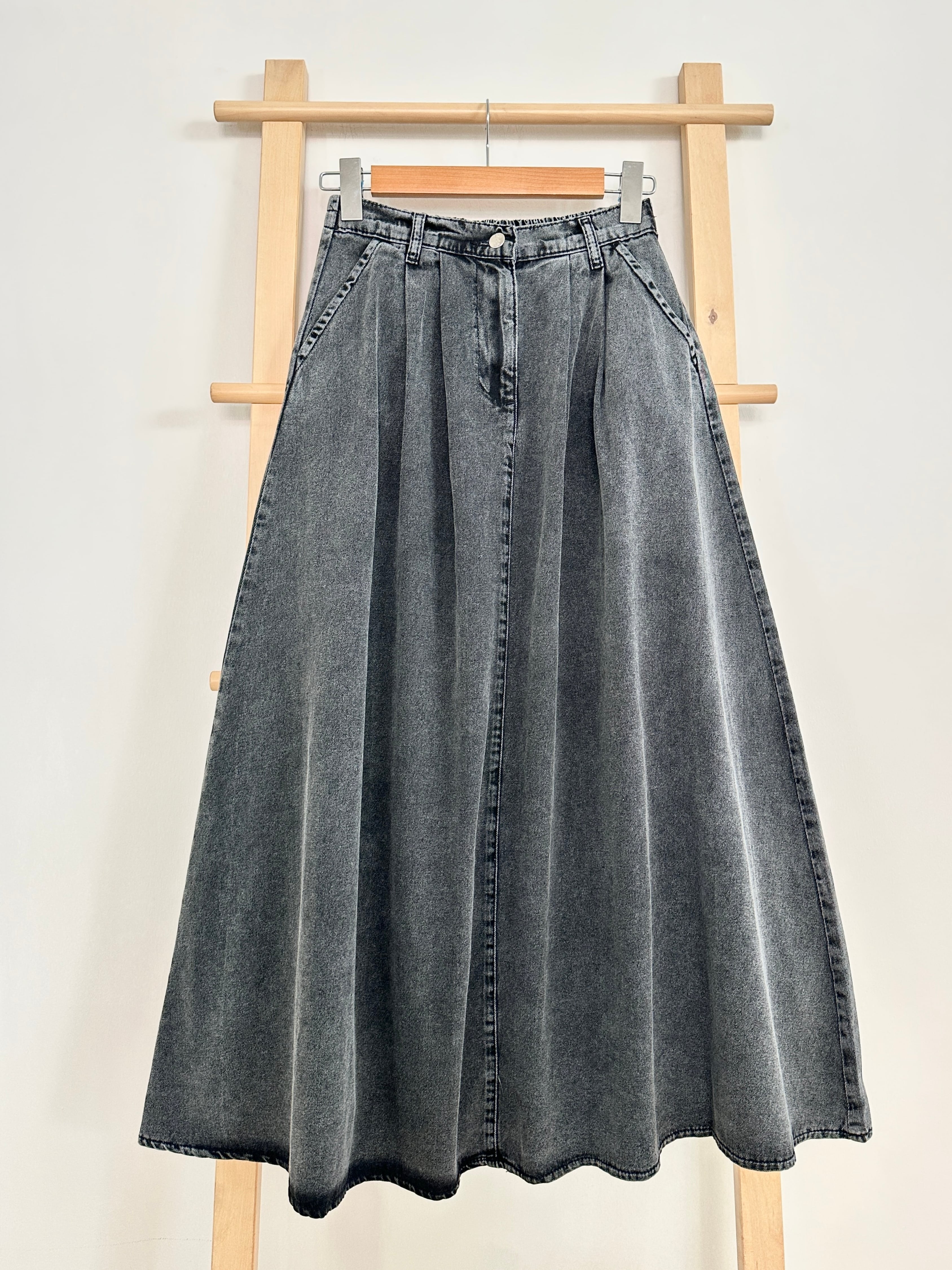 ÖNÜ DÜĞMELİ KOT ETEK - Antrasit