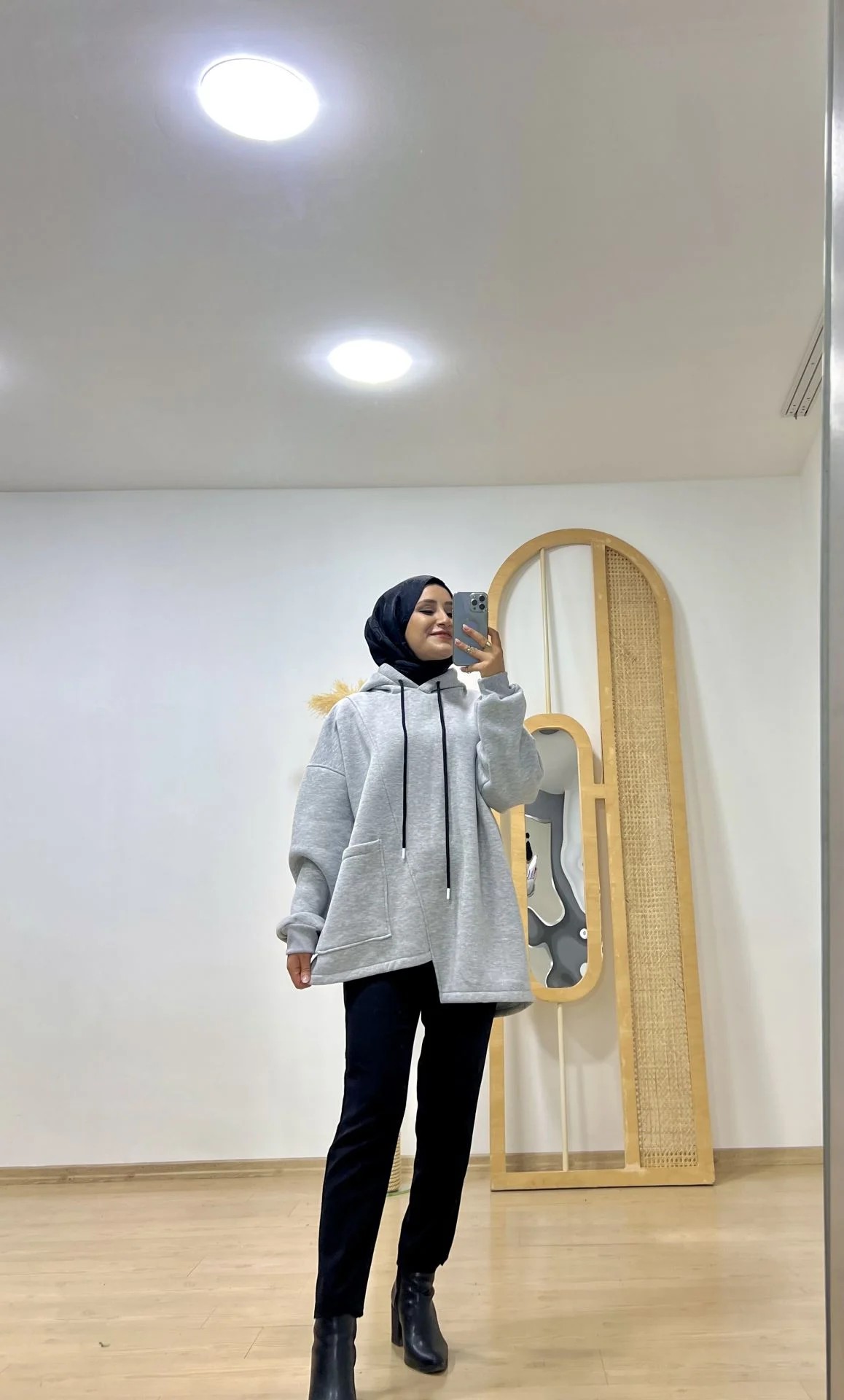 Üç İplik Şardonlu Kapüşonlu Asimetrik Kesim Sweatshirt - GRİ