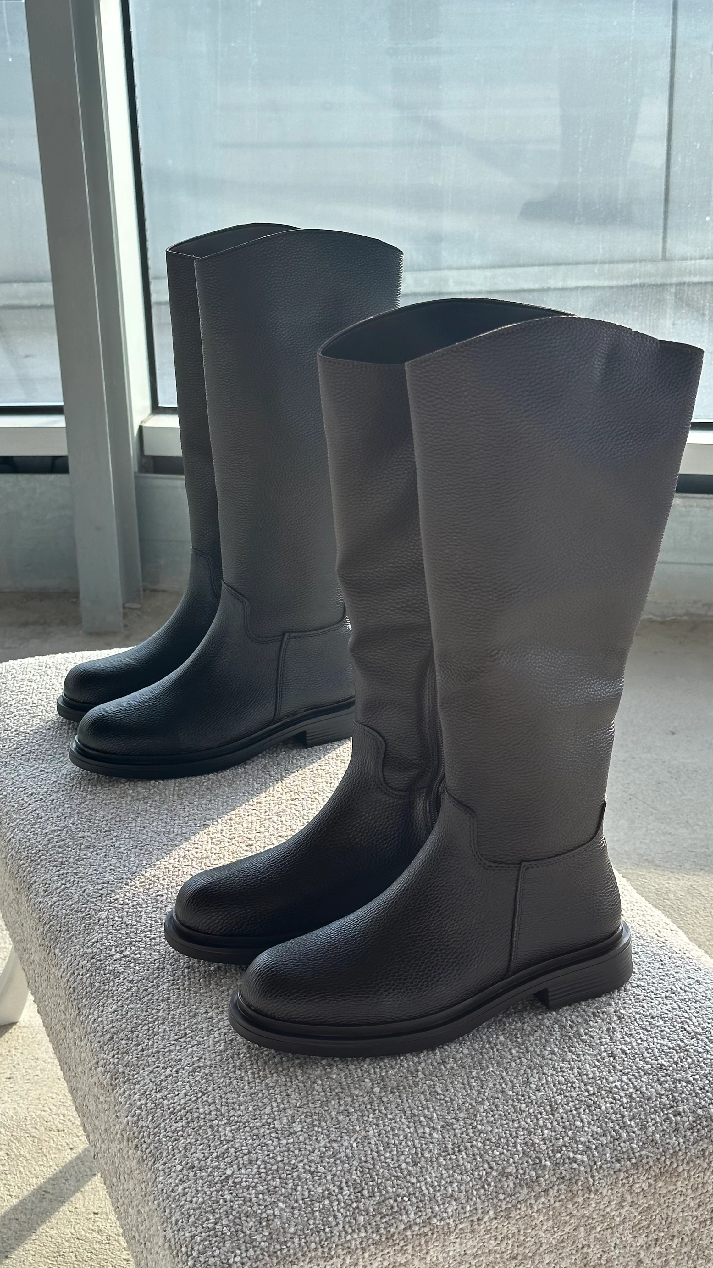 Clara Suni Deri Fermuarlı Çizme